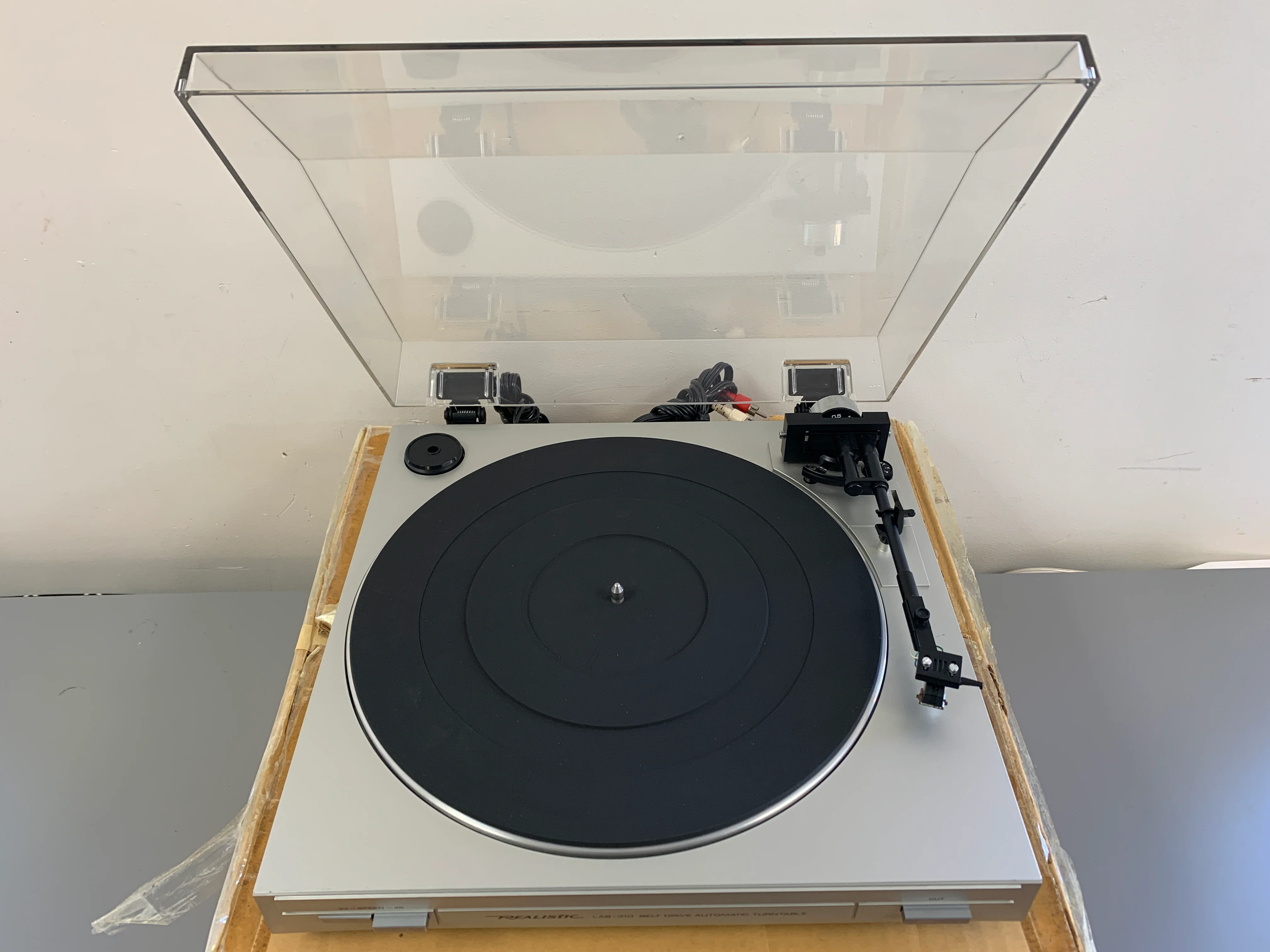Realistic LAB310 Turntable * Box * - Image 6