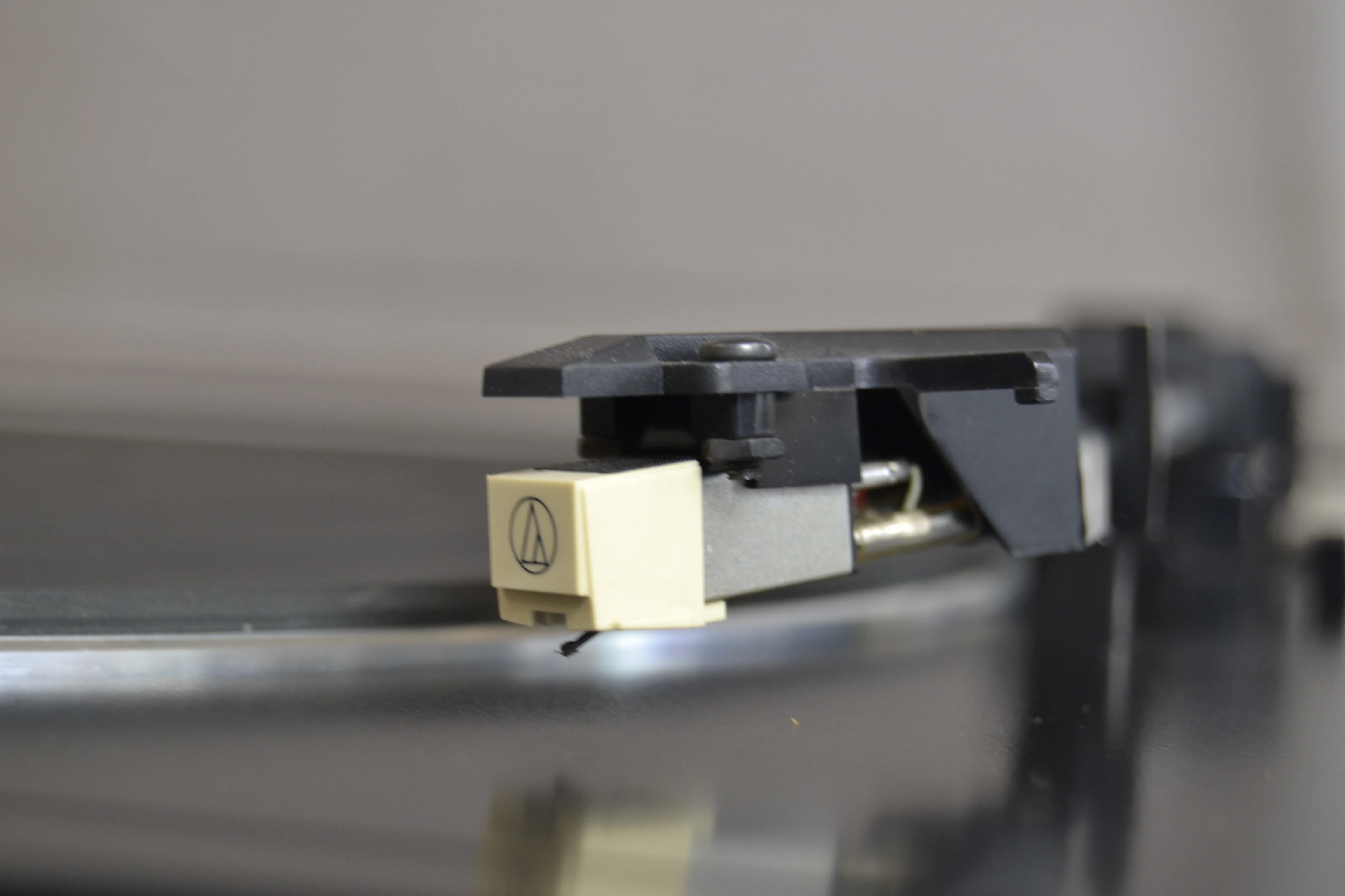Realistic LAB340 Belt Drive Turntable - Image 9