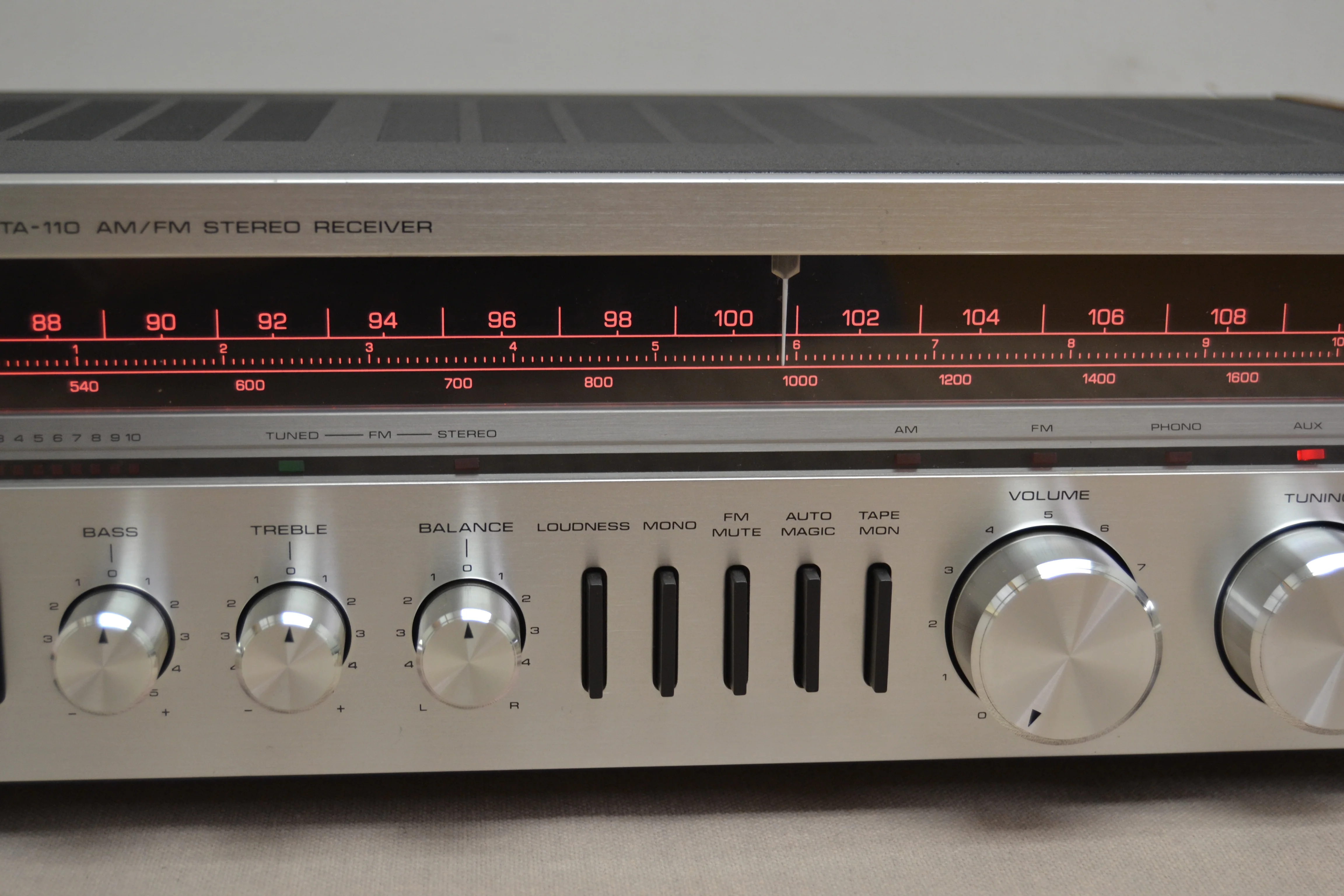 Realistic STA-110 Stereo Receiver * 22W RMS * 1982 - Image 3
