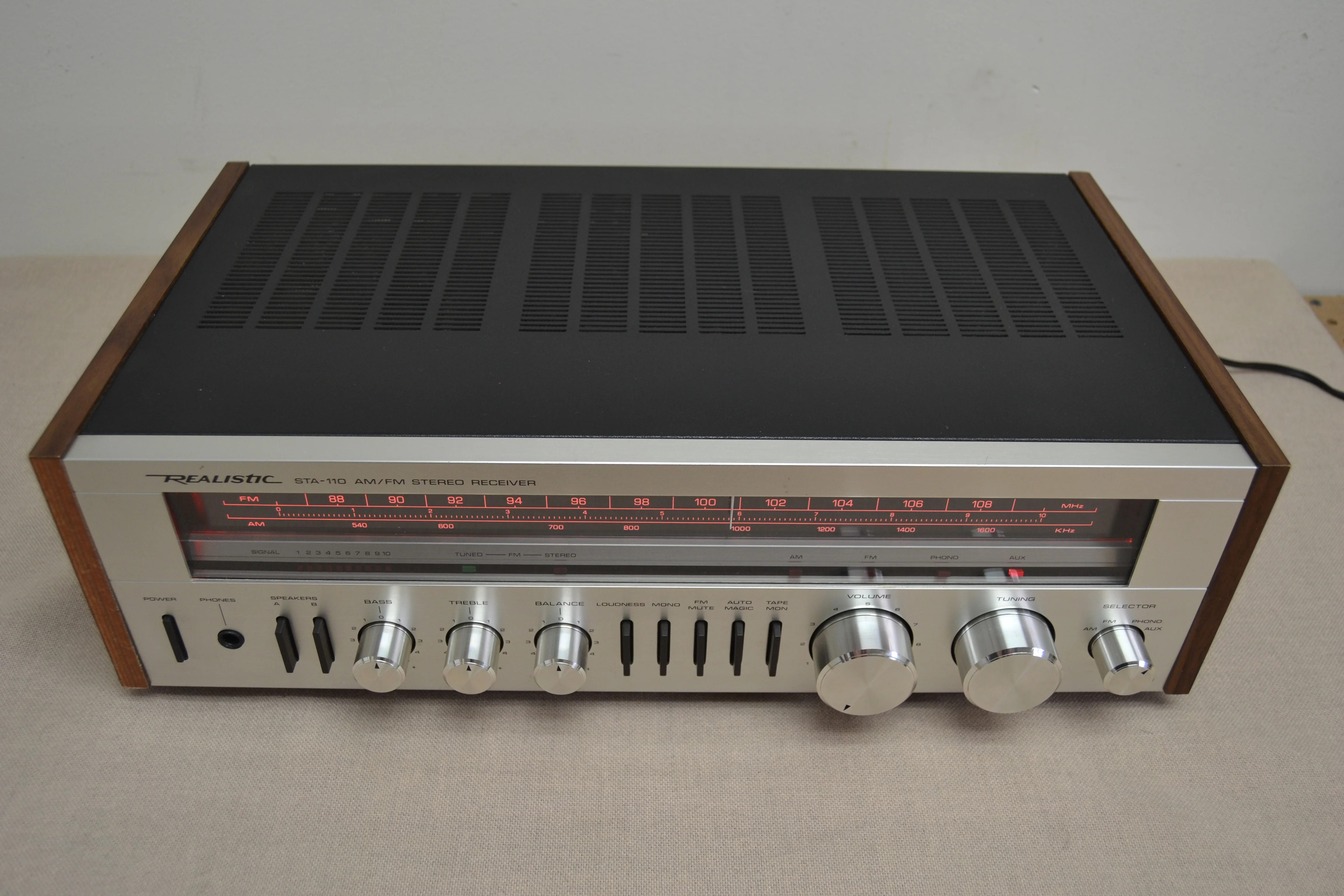 Realistic STA-110 Stereo Receiver * 22W RMS * 1982 - Image 5