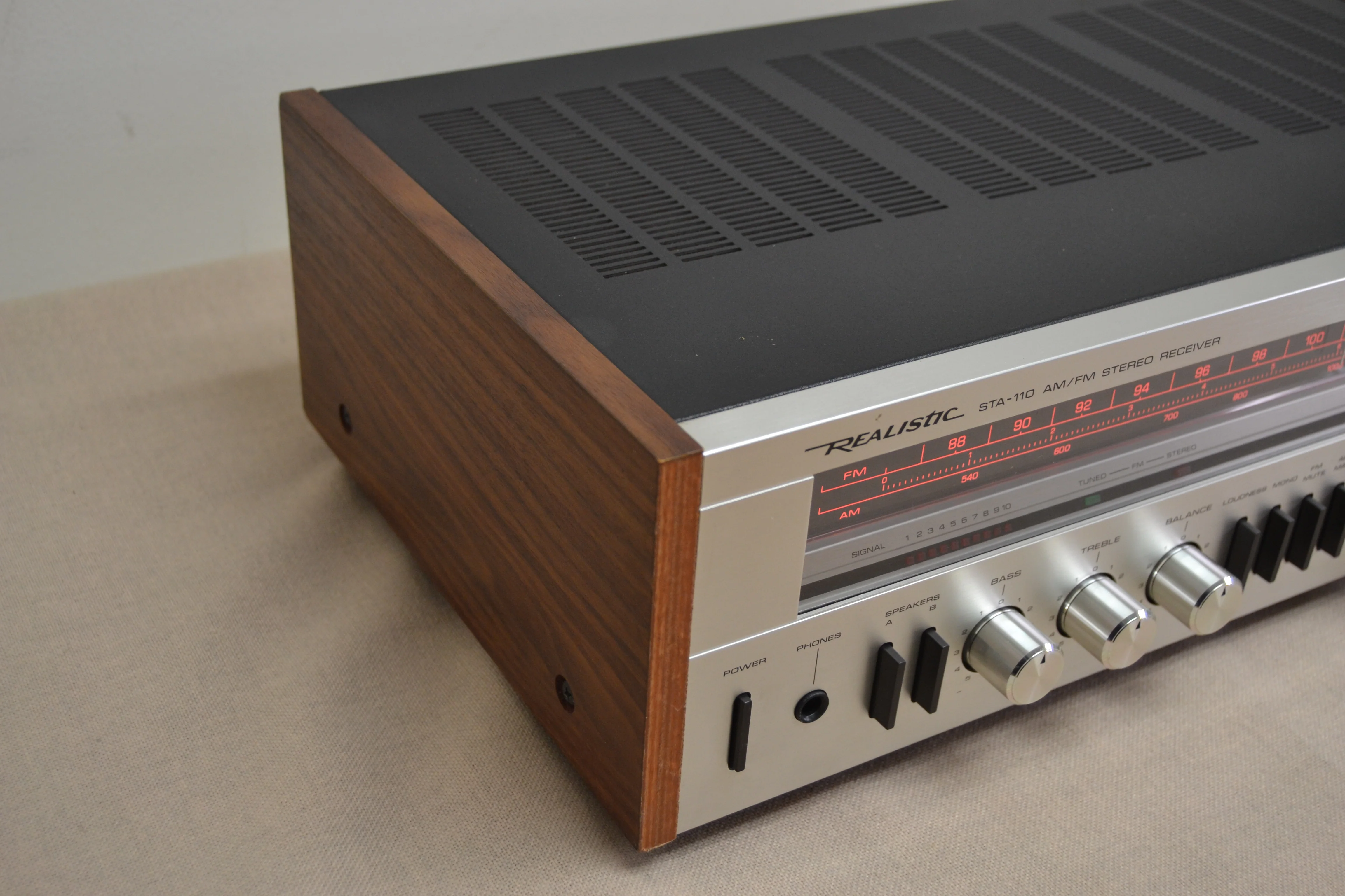 Realistic STA-110 Stereo Receiver * 22W RMS * 1982 - Image 7