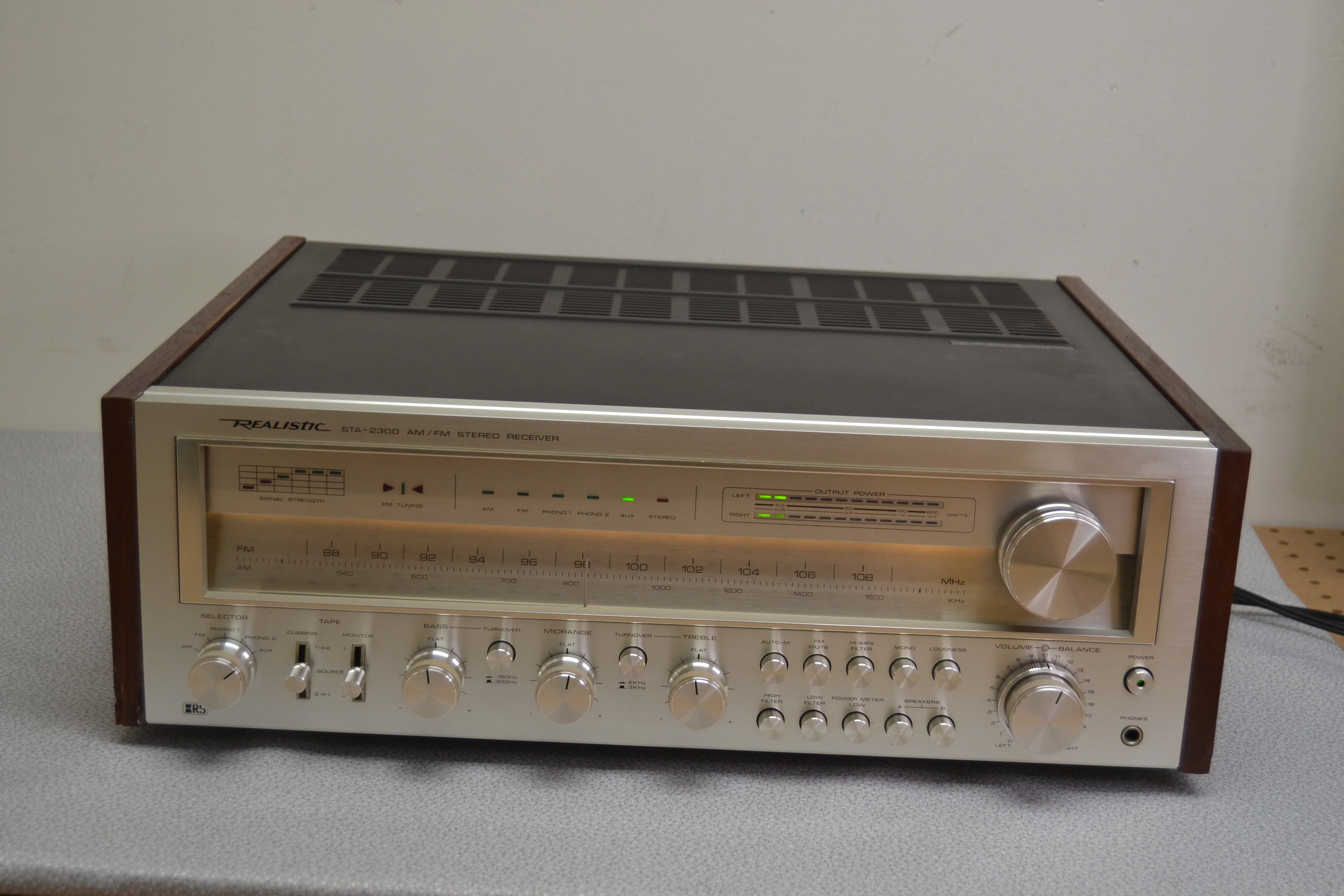 Realistic STA-2300 Stereo Receiver * 1982 * 120W RMS