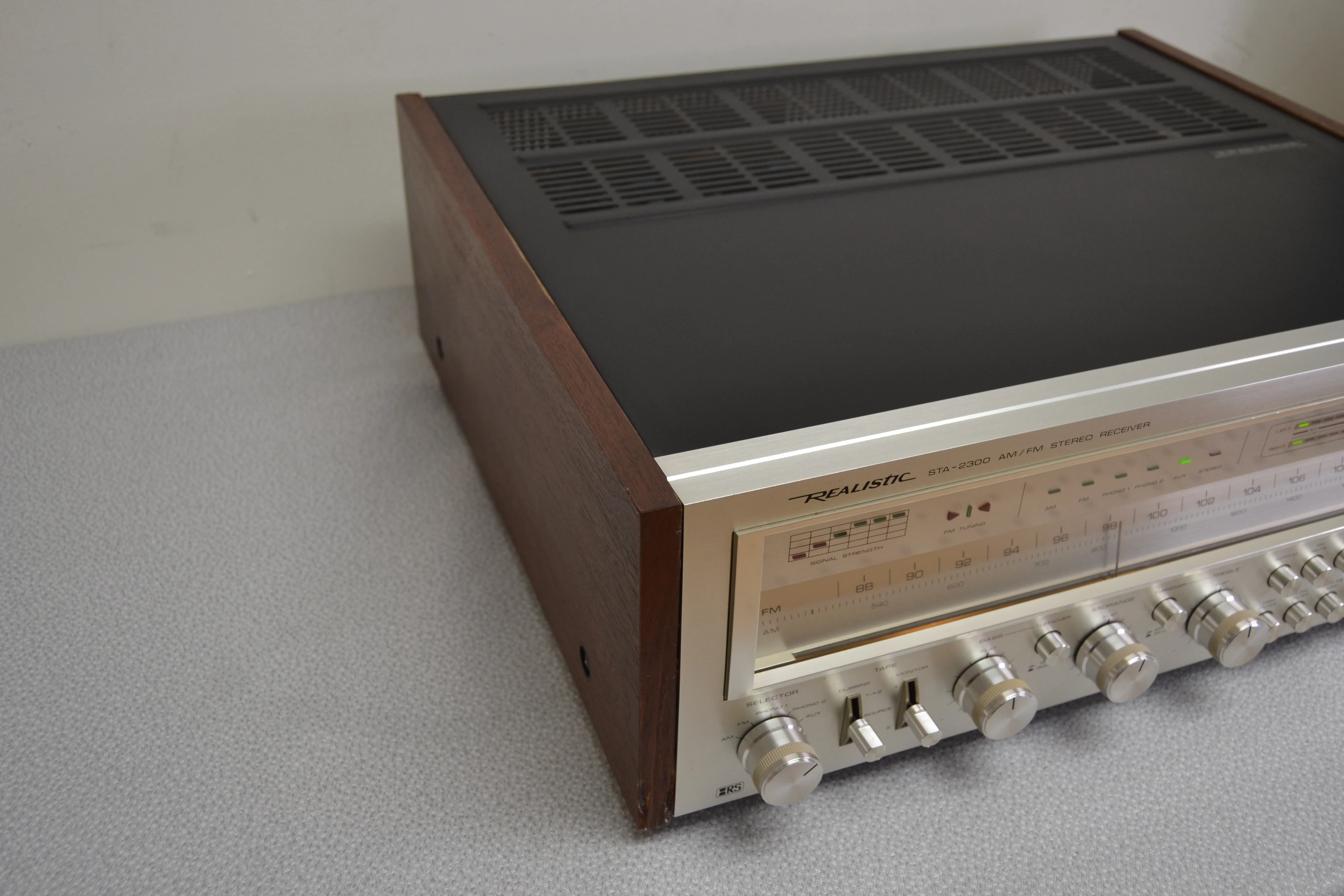 Realistic STA-2300 Stereo Receiver * 1982 * 120W RMS - Image 7