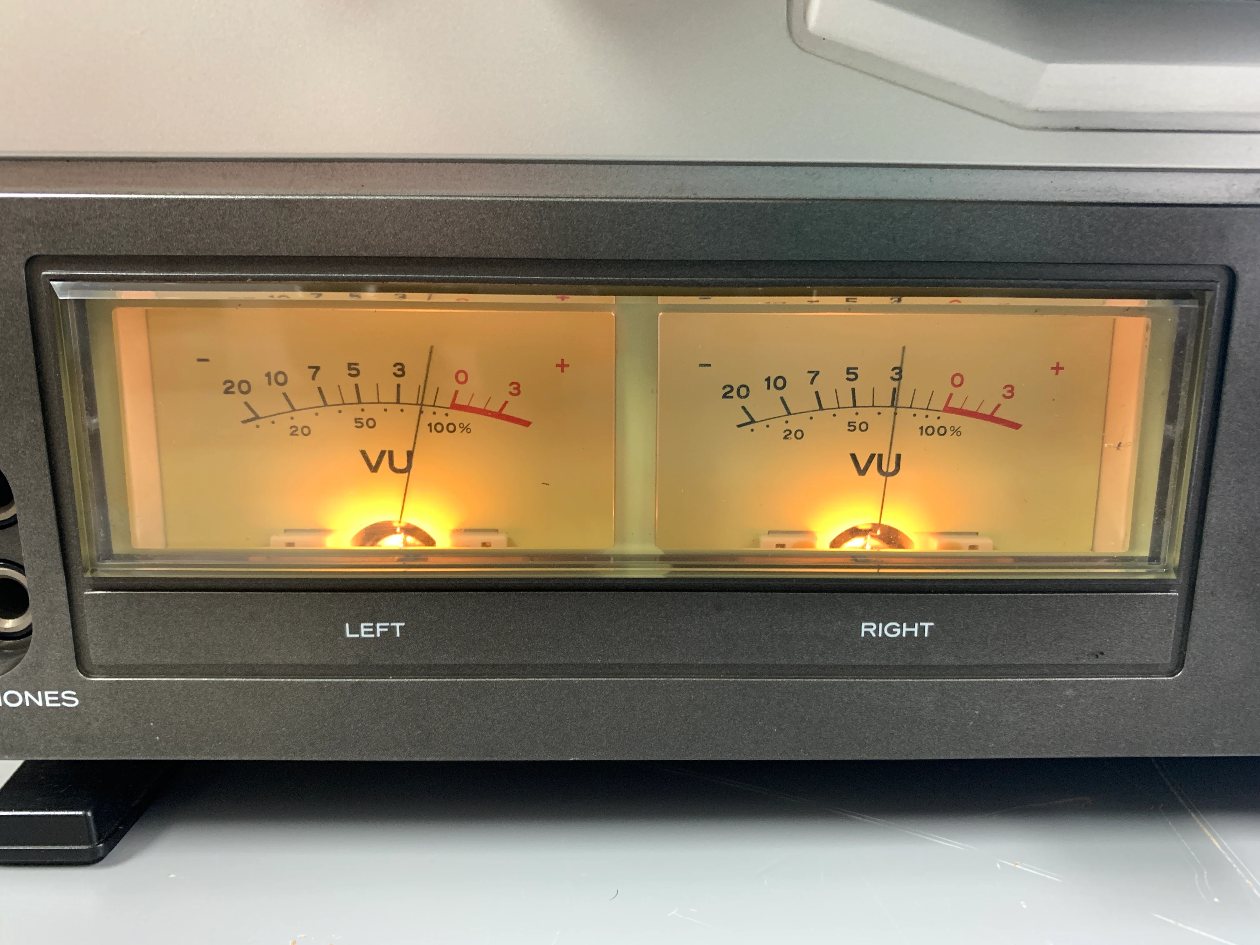 Realistic TR3000 Reel to Reel * Reels are not included - Image 11