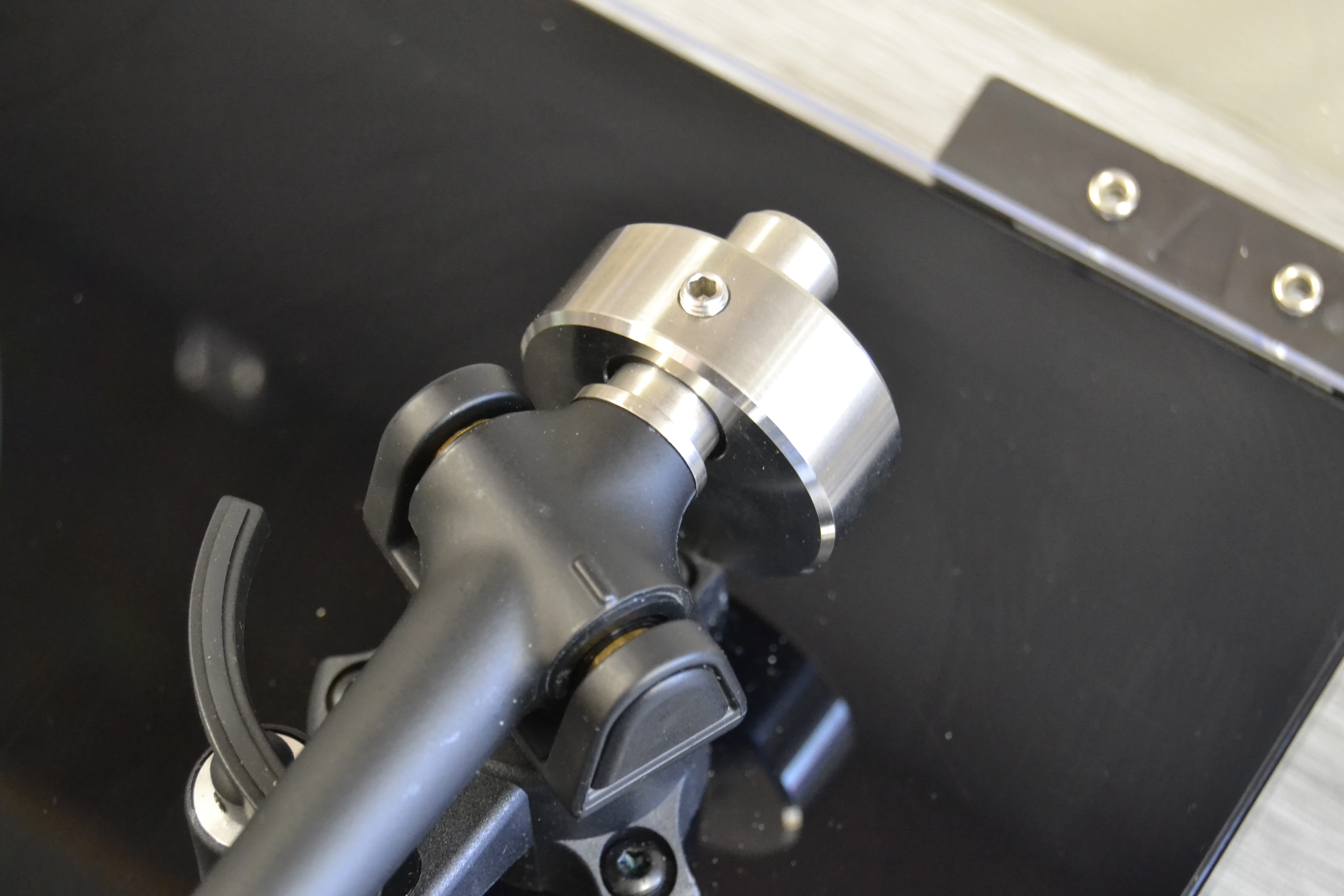 Rega P2 Turntable * Rega RB220 Tone Arm * Groove Tracer Subplatter * Upgraded Steel Counterweight and Stub - Image 7