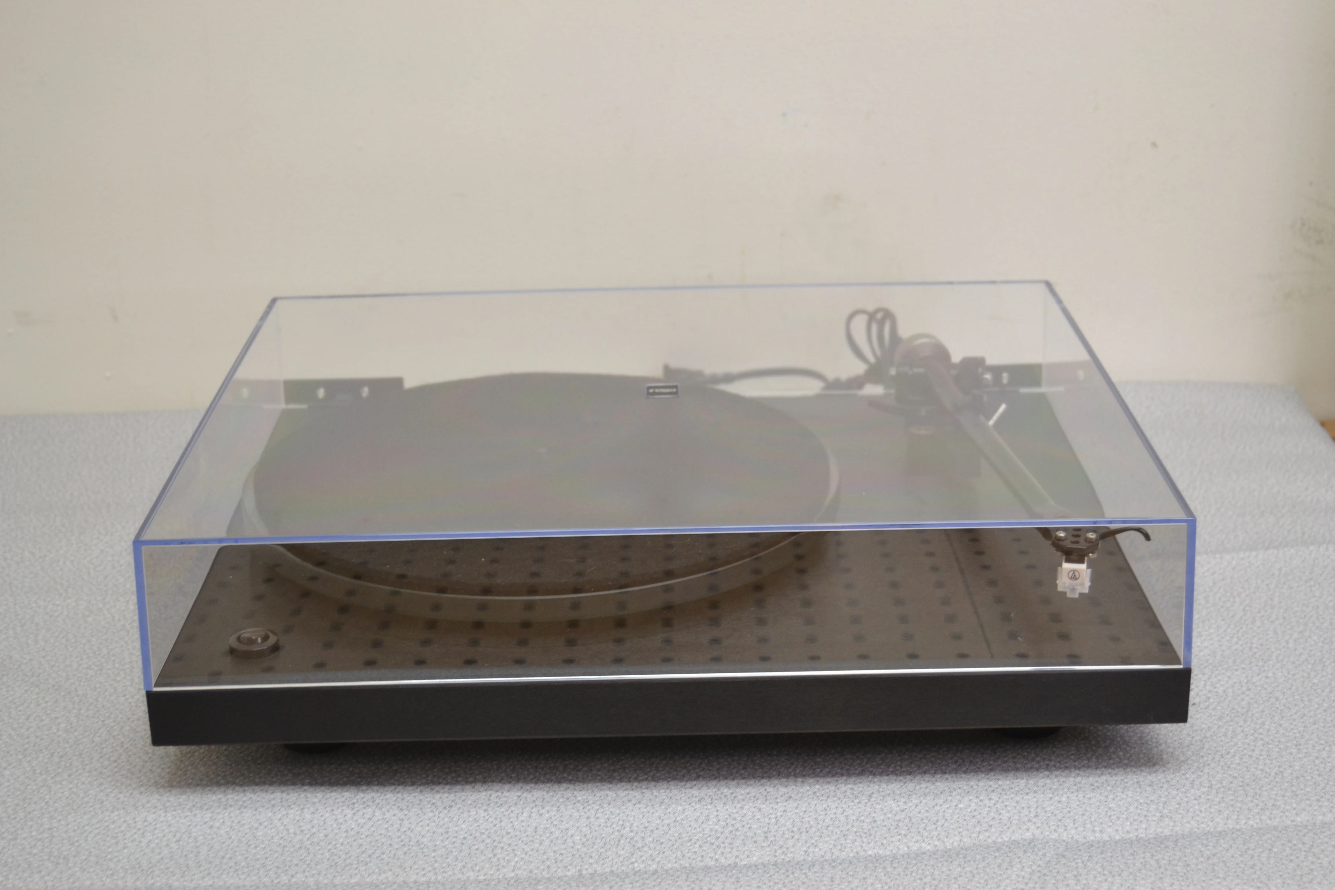 Rega Planar 3 Belt Drive Turntable * NEW Audio Technica At3600 Cartridge * NEW Dust Cover