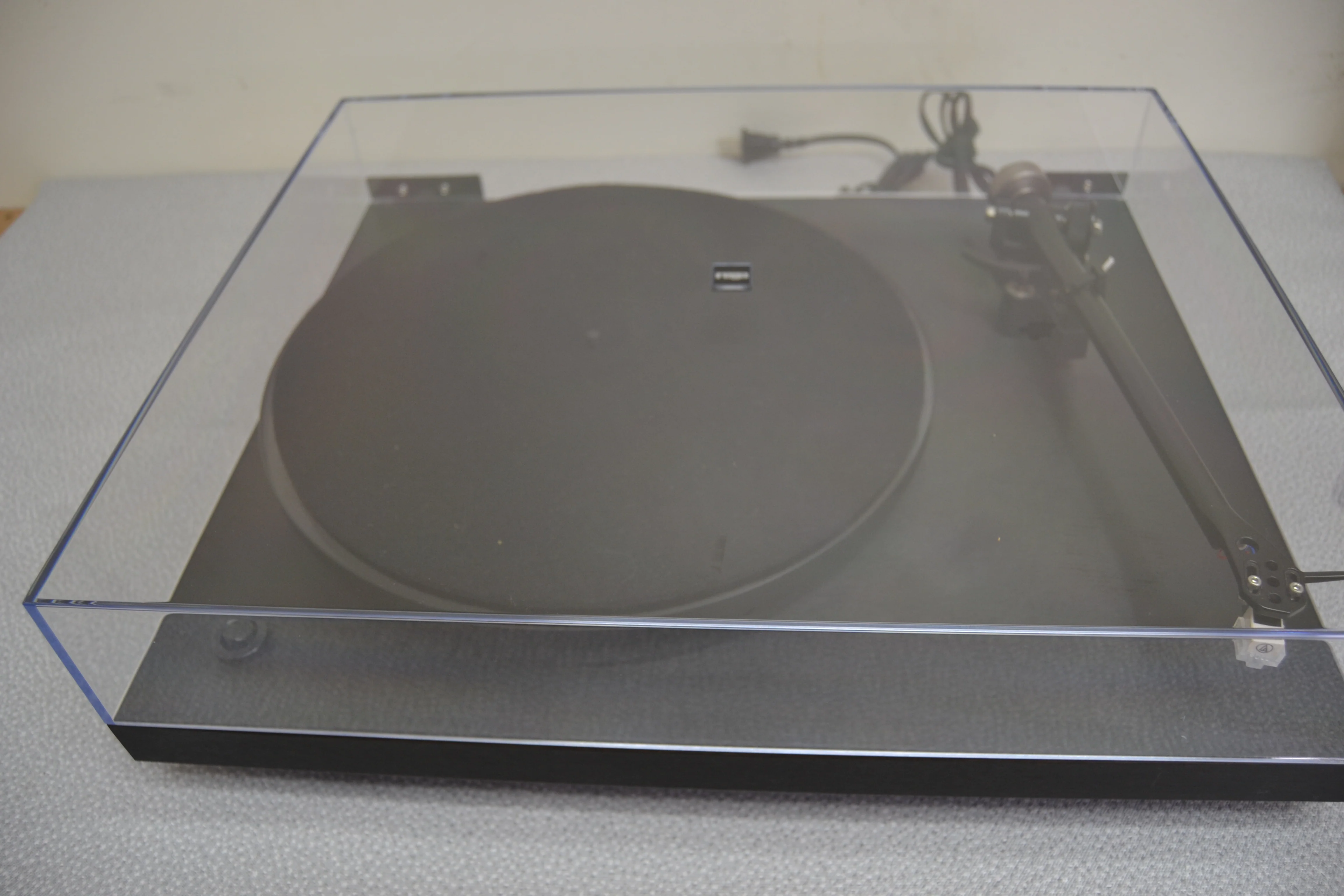 Rega Planar 3 Belt Drive Turntable * NEW Audio Technica At3600 Cartridge * NEW Dust Cover - Image 2