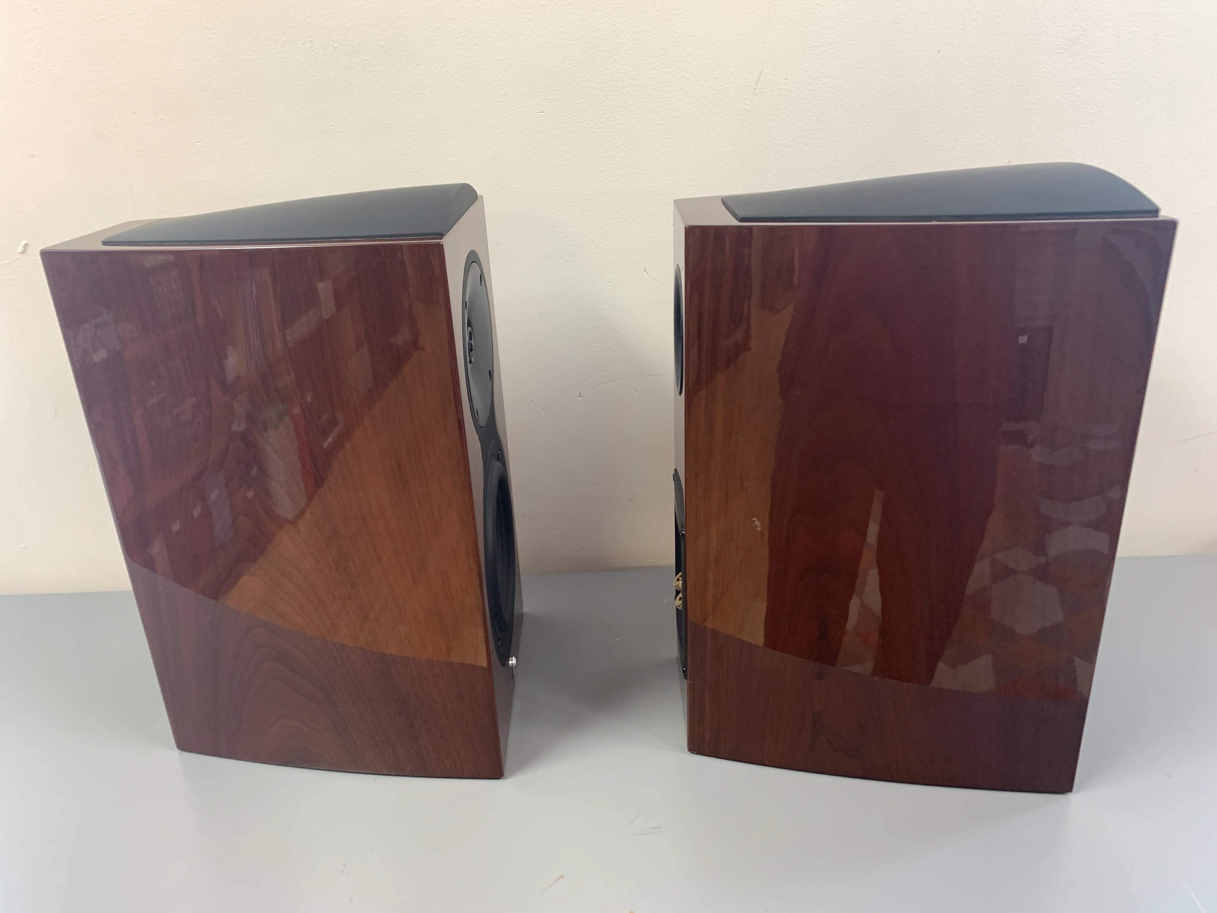 Revel Performa3 M105 Bookshelf Speakers - Image 5