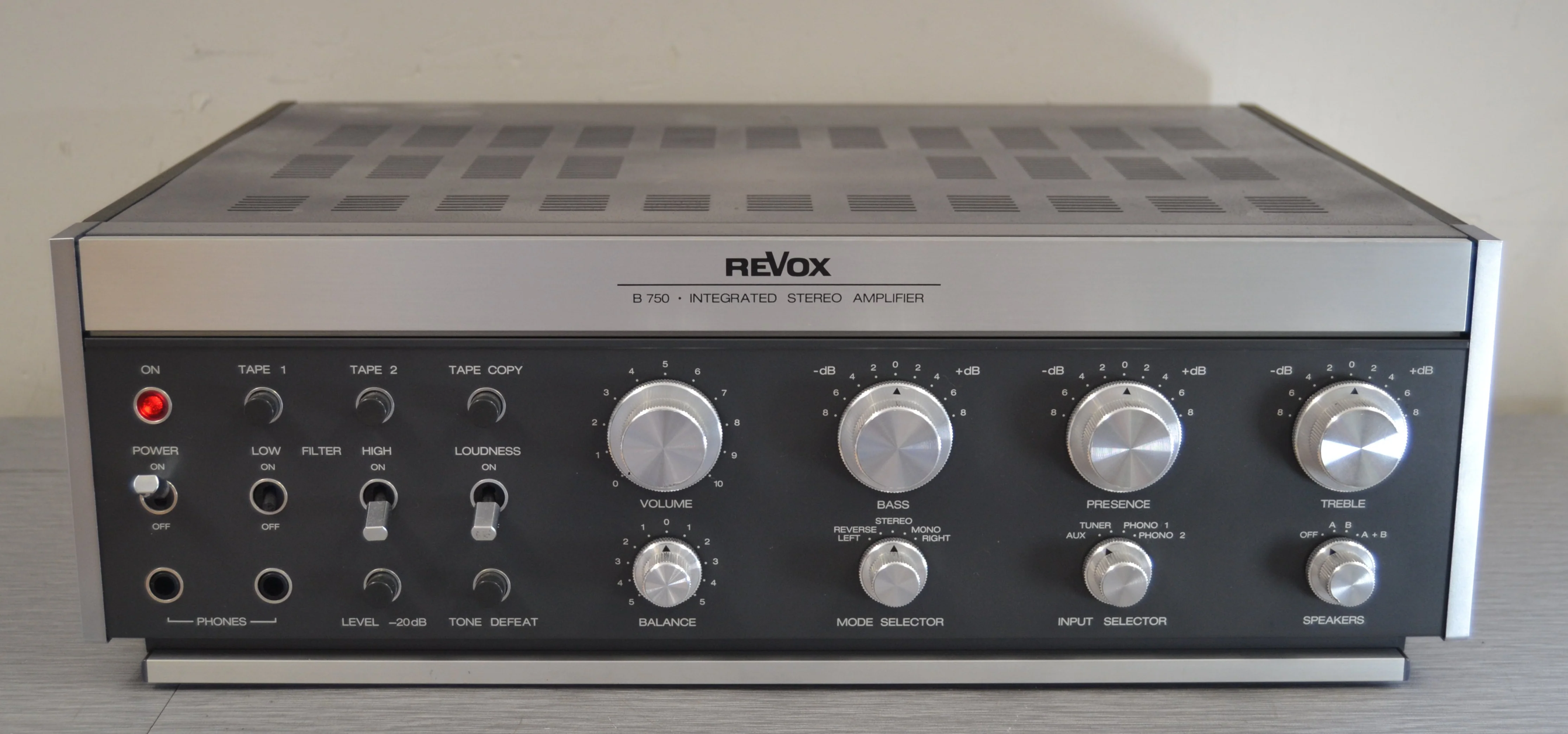 Revox B-750 MK1 Stereo Integrated Amplifier * Recapped and Relay Board Rebuilt *