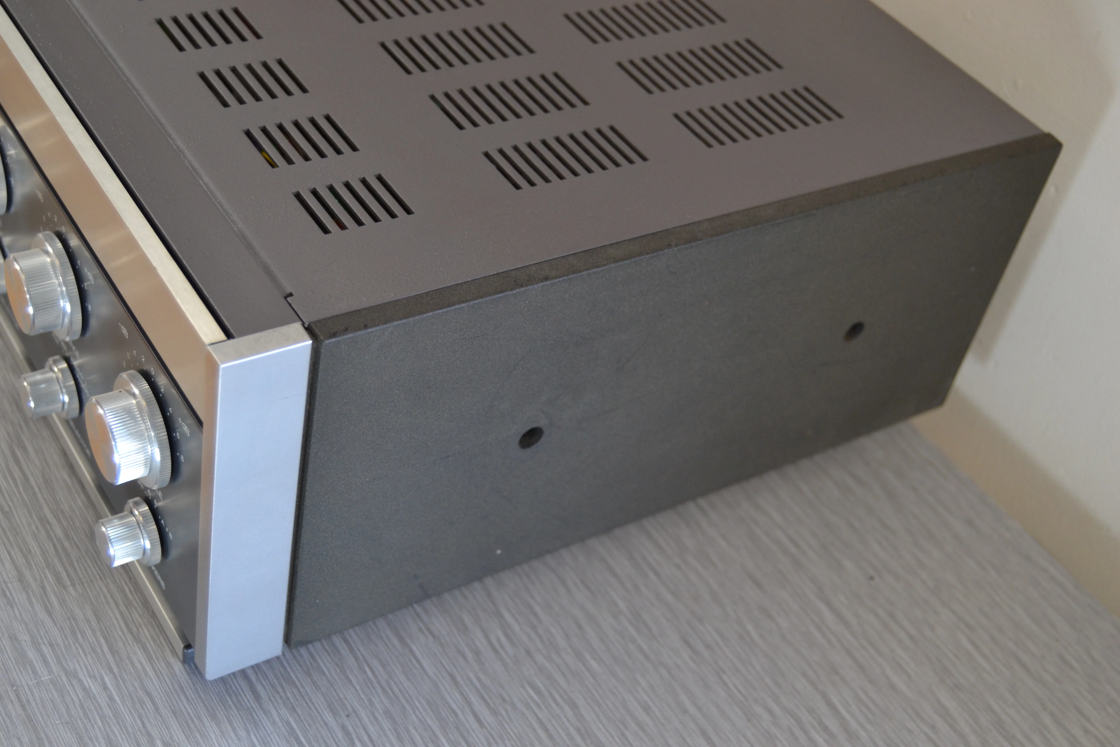 Revox B-750 MK1 Stereo Integrated Amplifier * Recapped and Relay Board Rebuilt * - Image 11