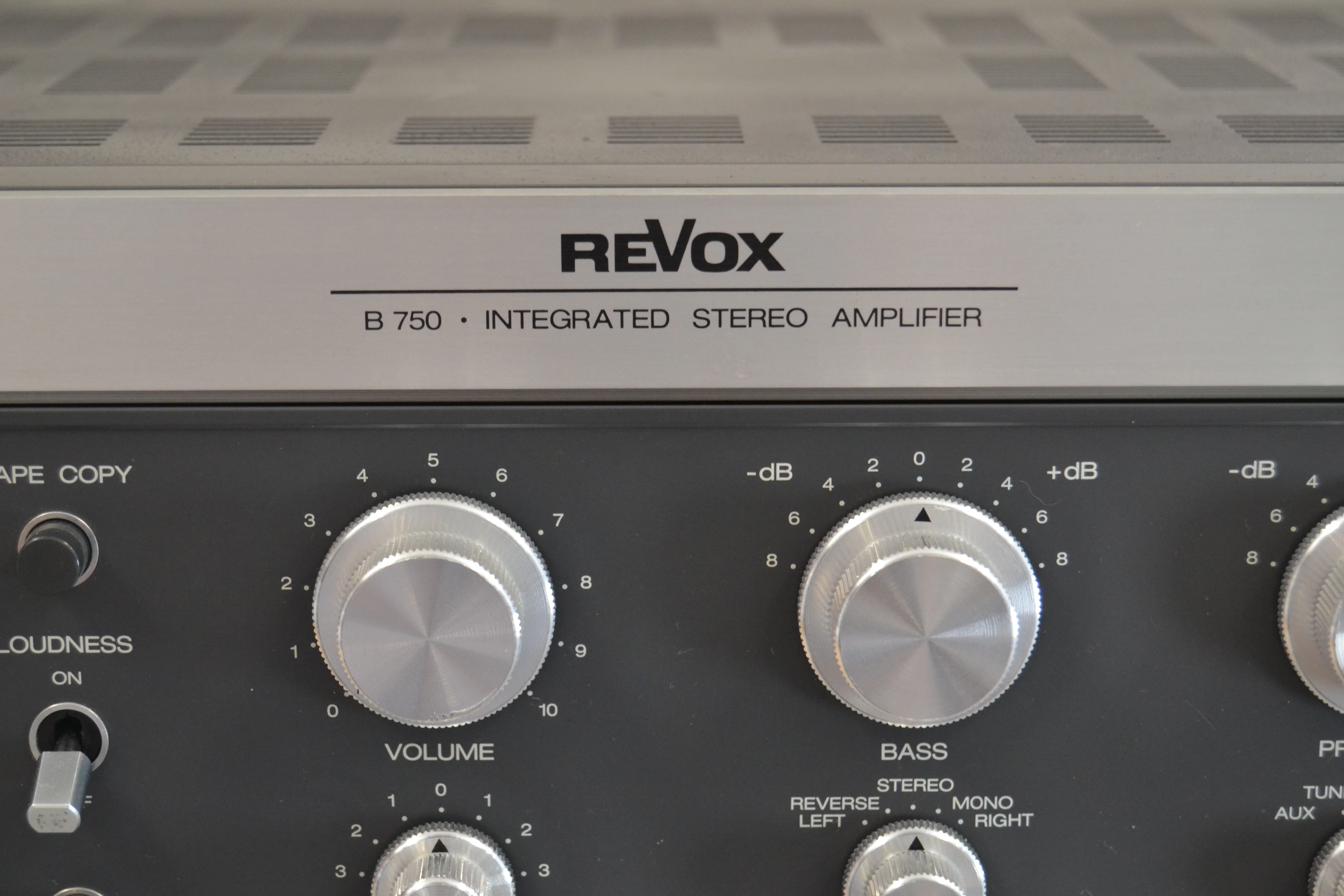 Revox B-750 MK1 Stereo Integrated Amplifier * Recapped and Relay Board Rebuilt * - Image 6