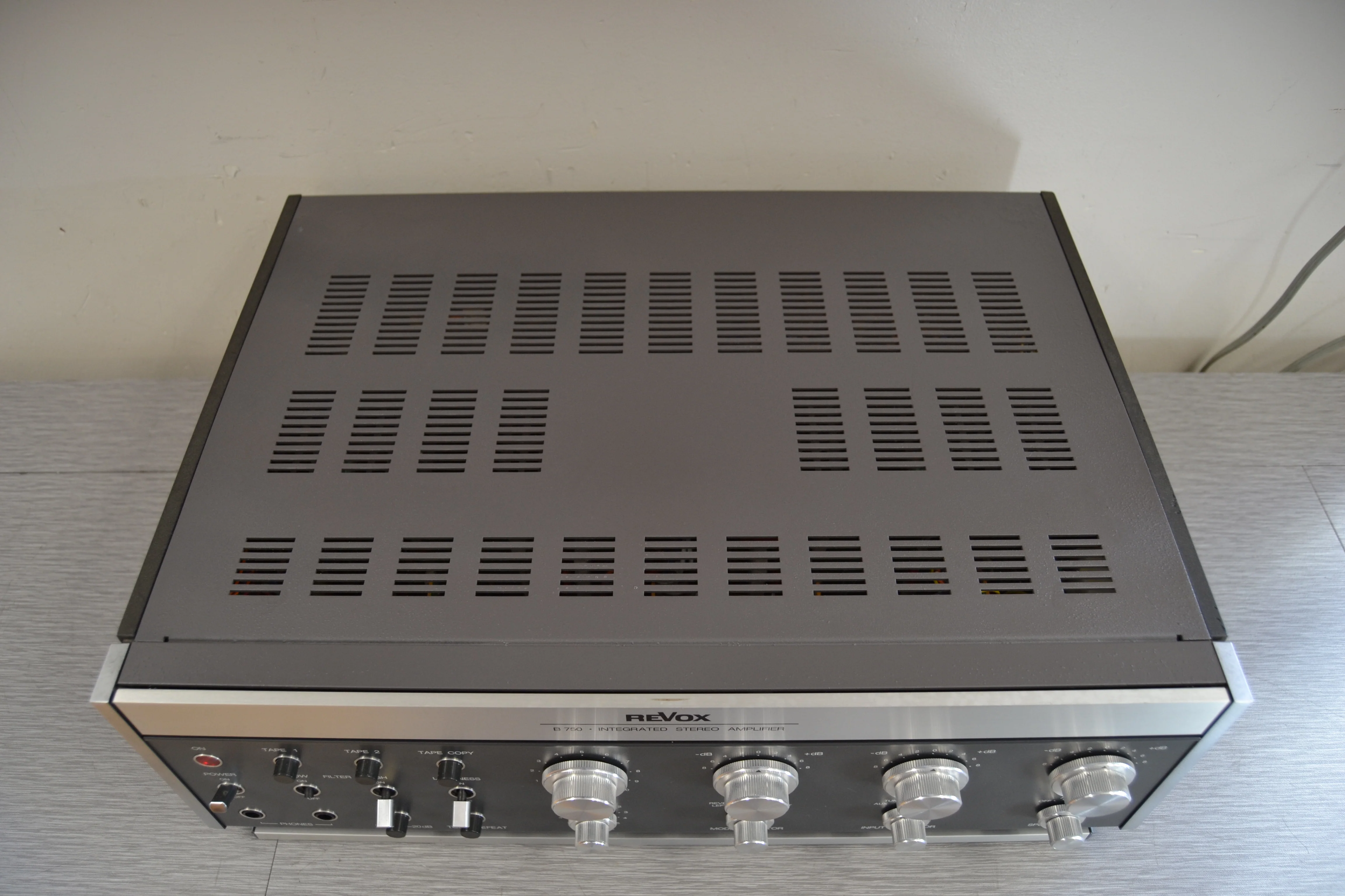 Revox B-750 MK1 Stereo Integrated Amplifier * Recapped and Relay Board Rebuilt * - Image 9