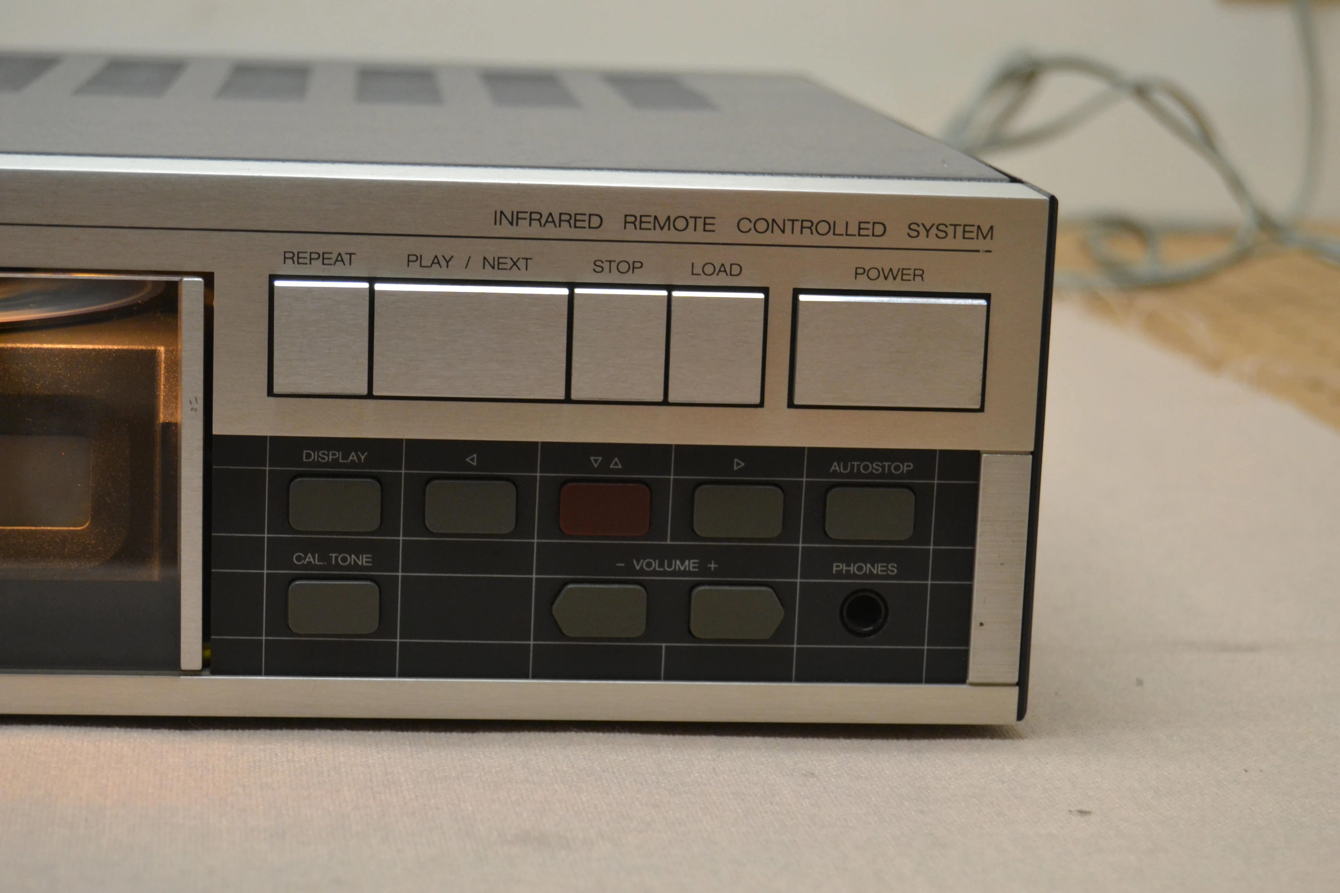 Revox B225 Compact Disc Player (1985) * Fully Serviced and Restored to Factory Specs * Original Box - Image 4