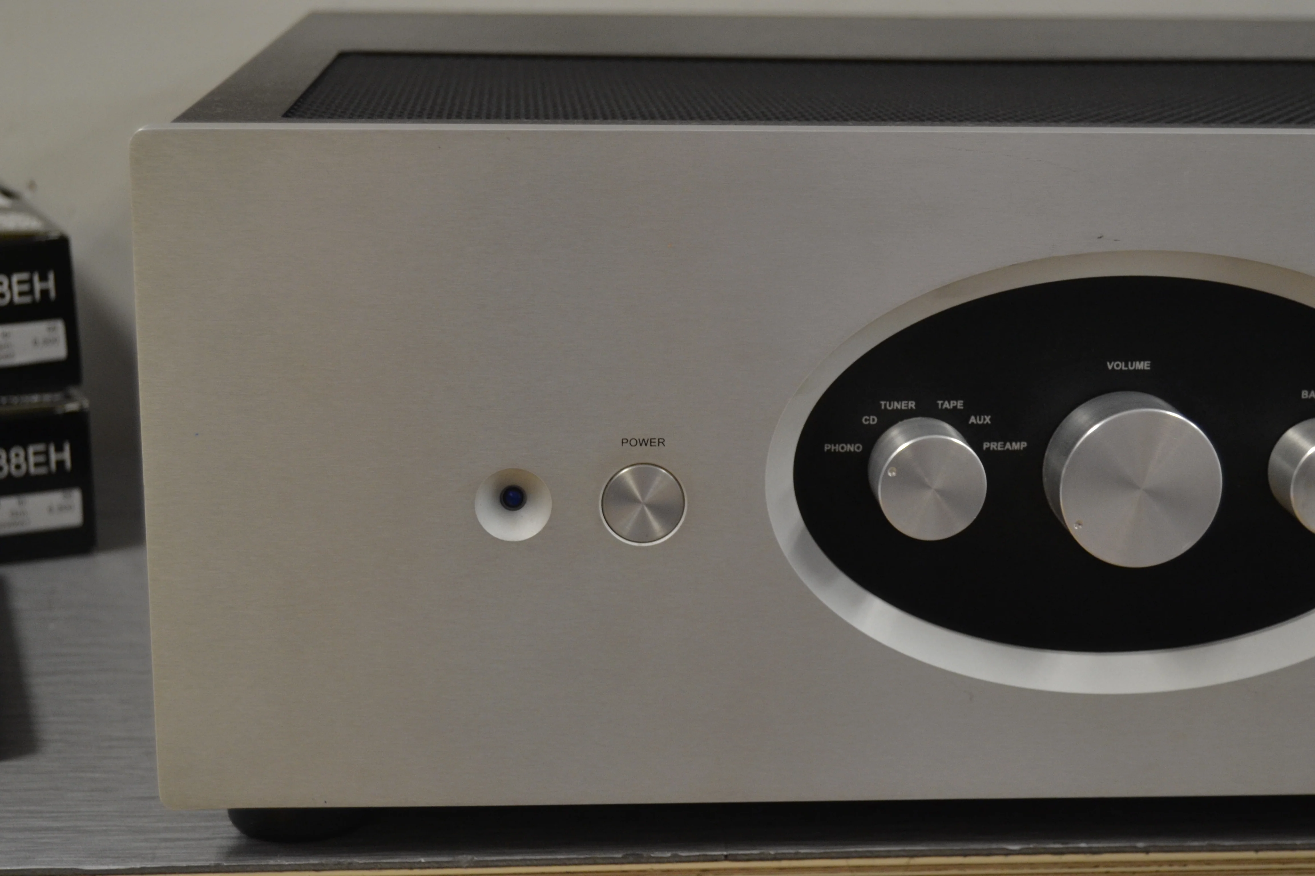 Rogue Audio Tempest II Magnum - Tube Integrated Amplifier - OEM Upgrades - Manual - Box * Remote ( not working ) * - Image 3