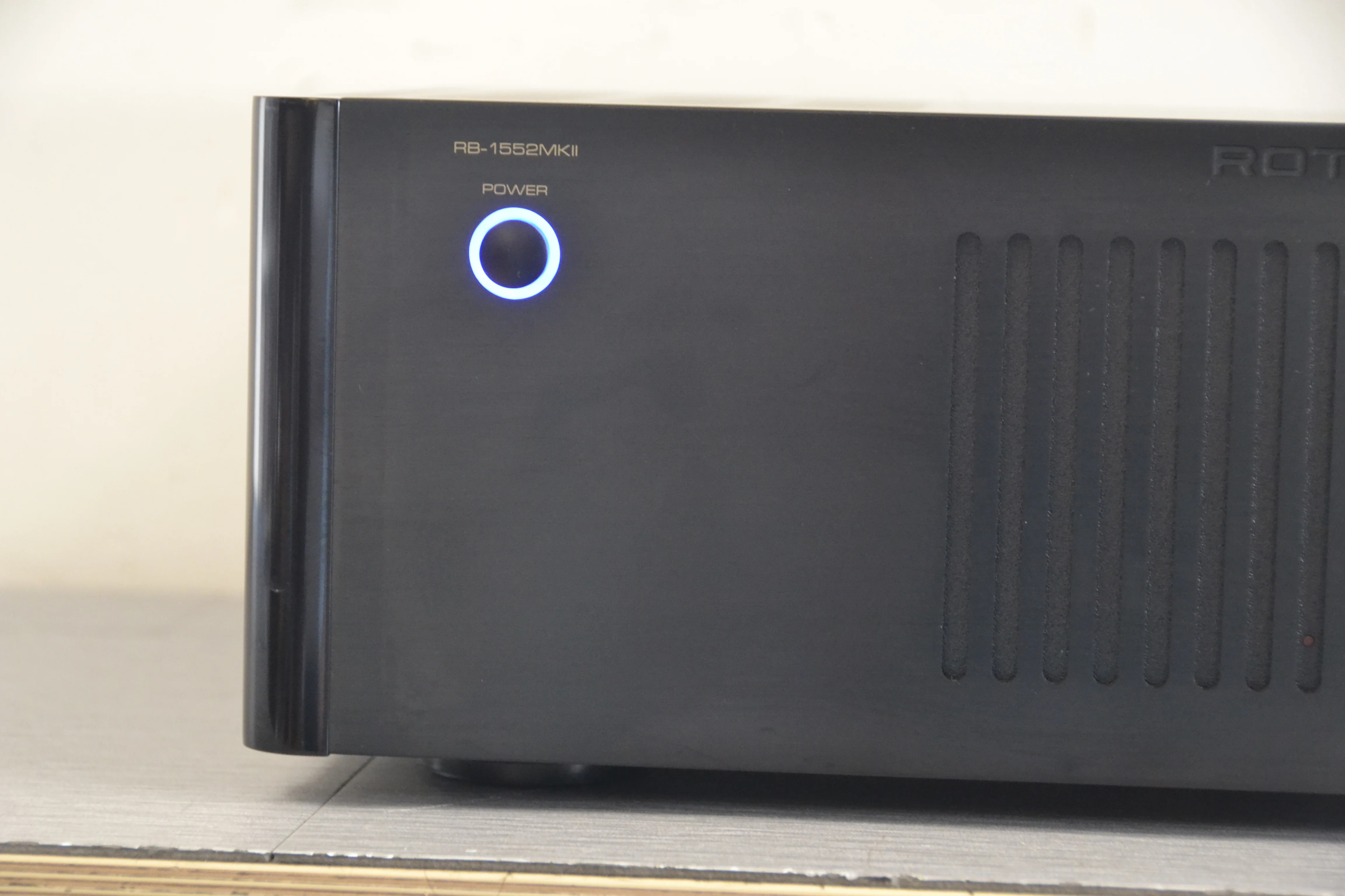 Rotel RB-1552 MKII Power Amplifier - Image 3