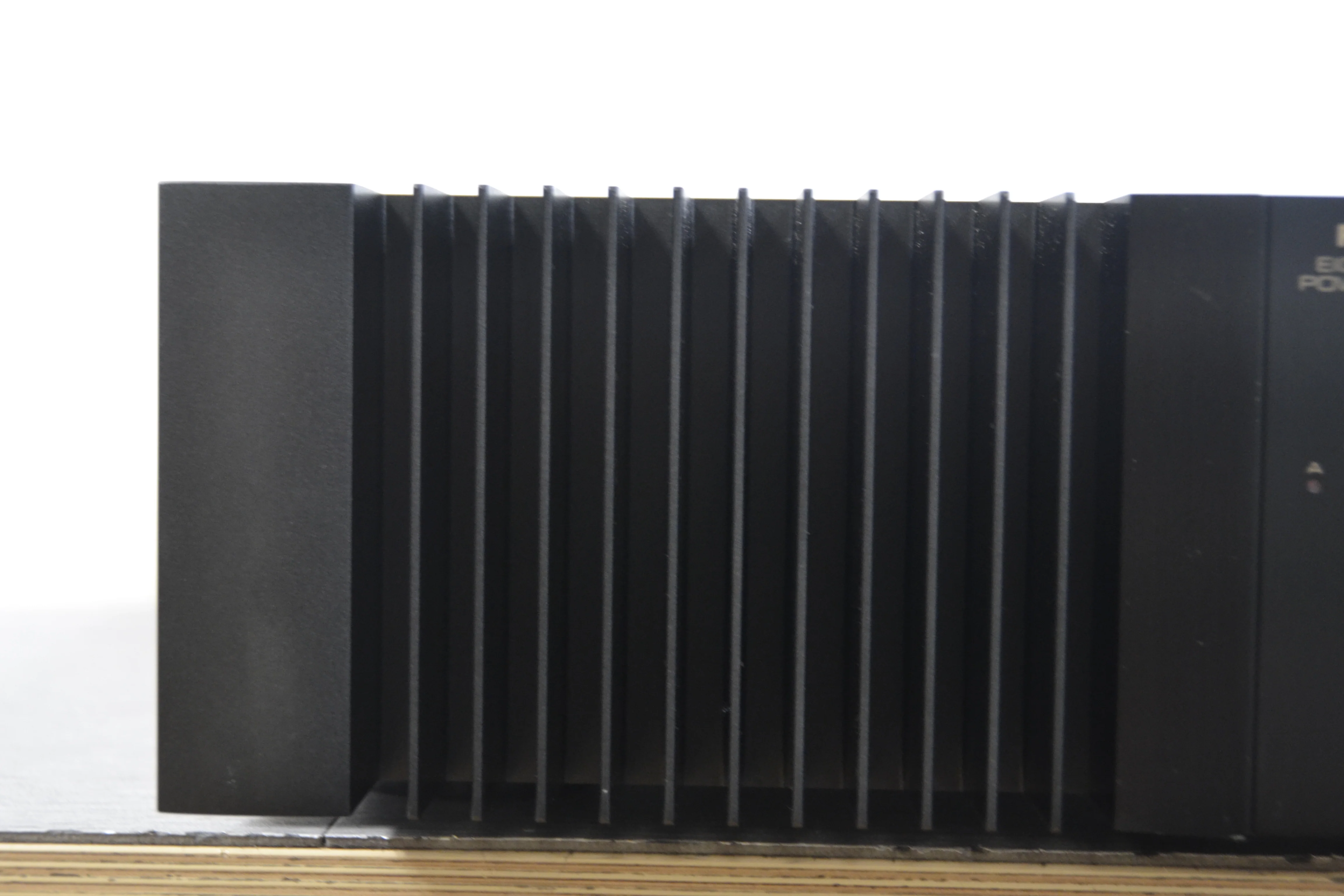 Rotel RMB-1048 Eight Channel Power Amplifier (2004-08) - Image 2