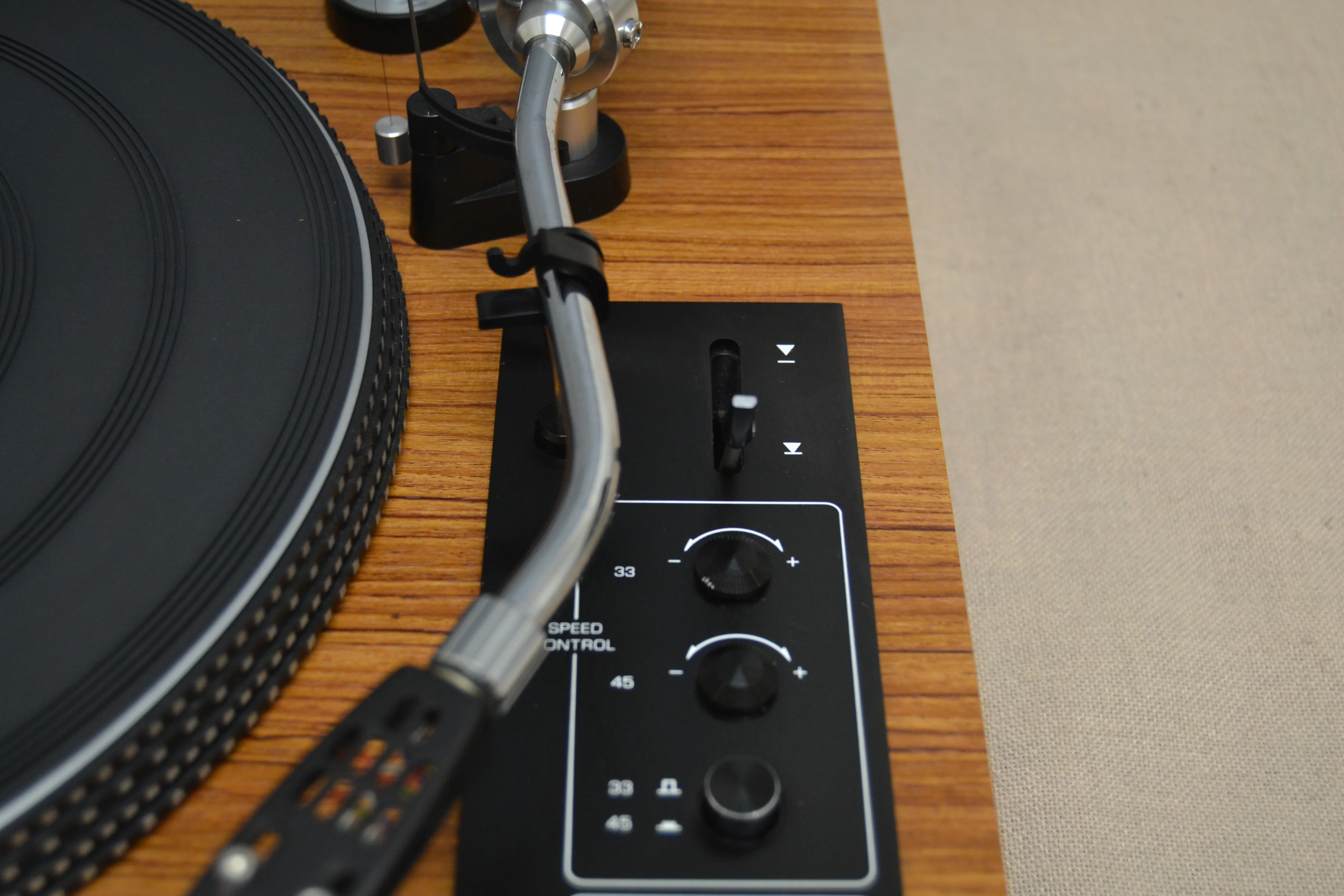 Rotel RP-2500 Belt Drive Turntable * NEW Audio Technica AT3600 Cartridge - Image 9