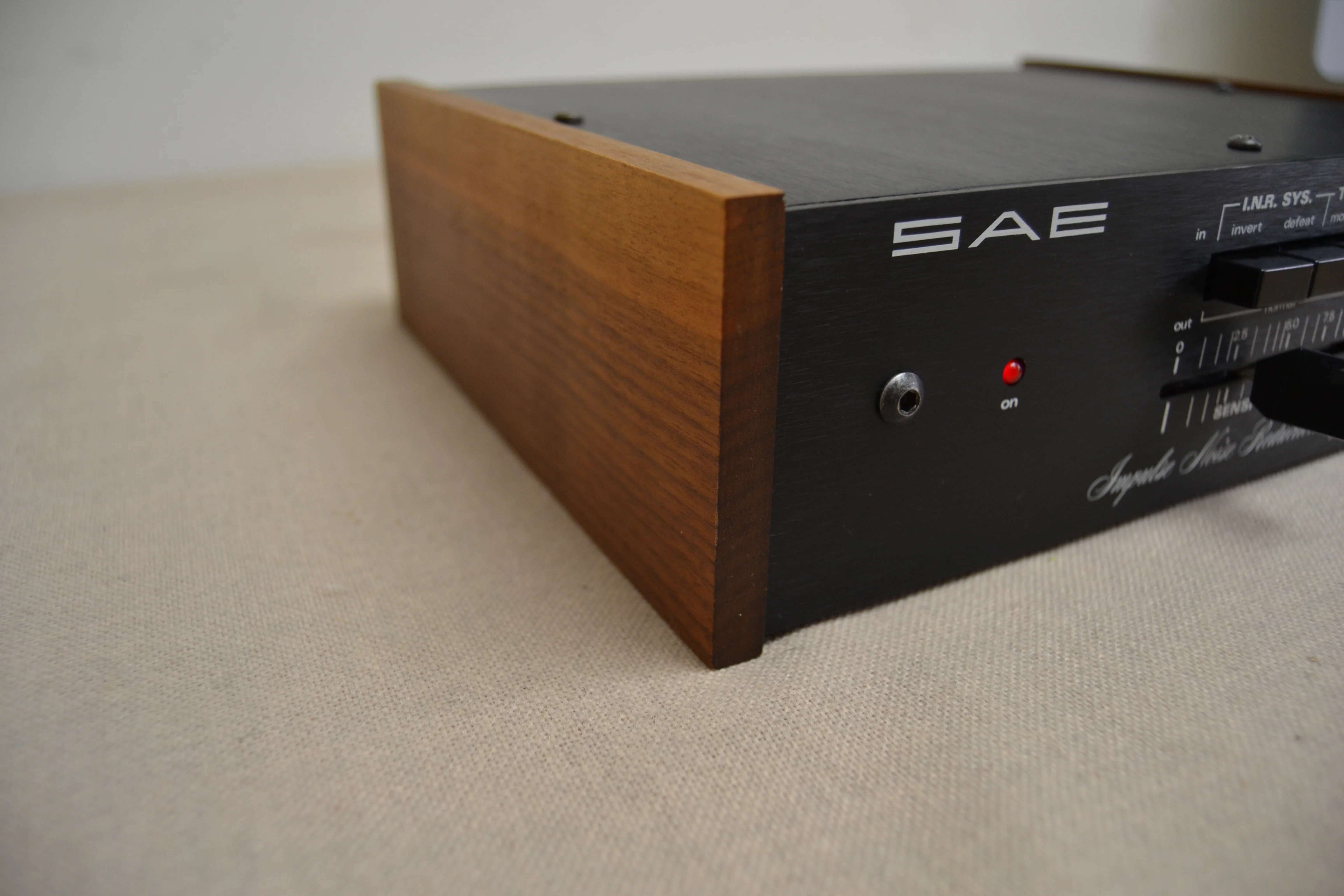 SAE 5000 Impulse Noise Reduction System (1978) - Image 6