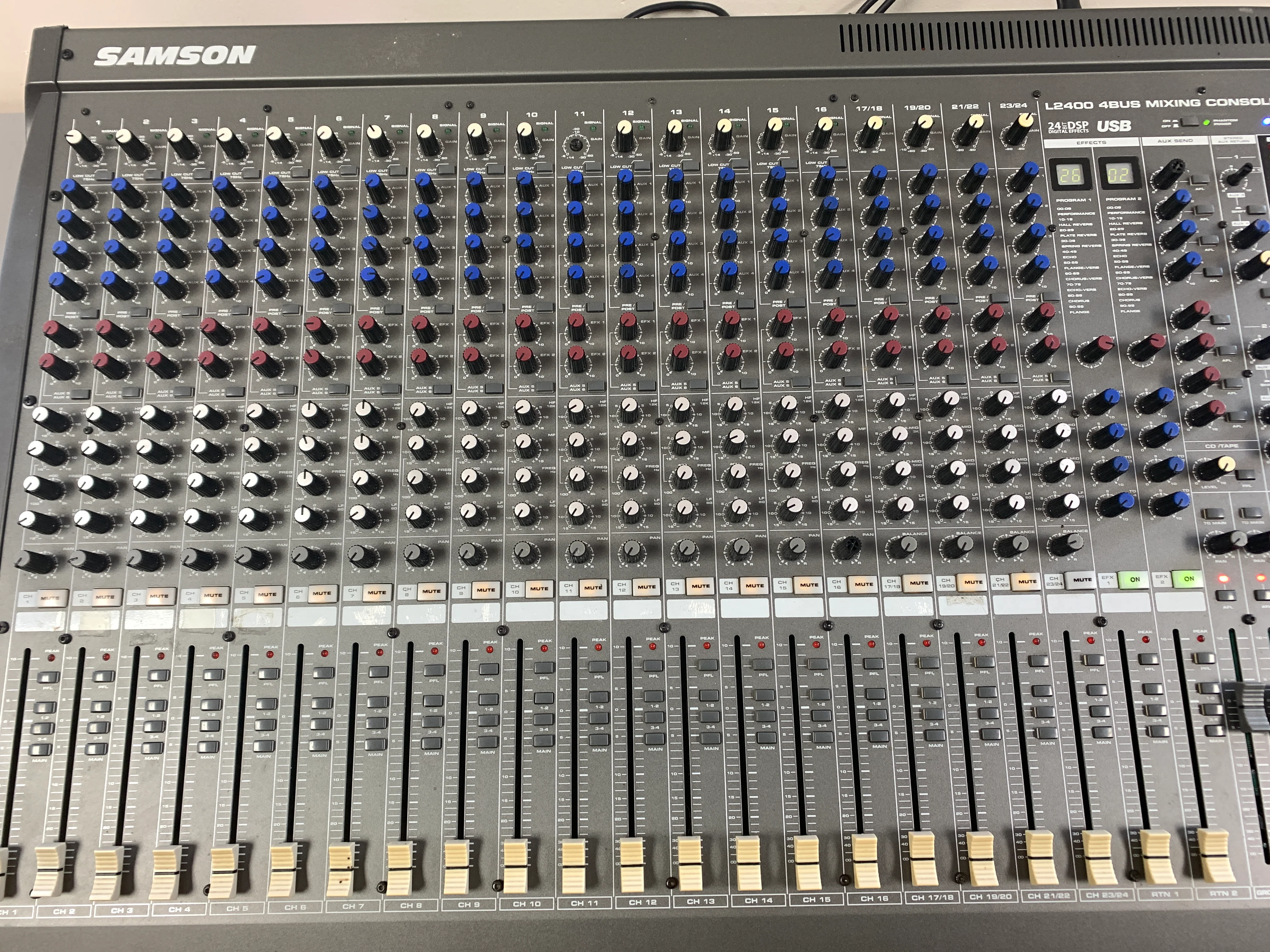 Samson L2400 24-Channel Mixer with USB Interface - Image 7