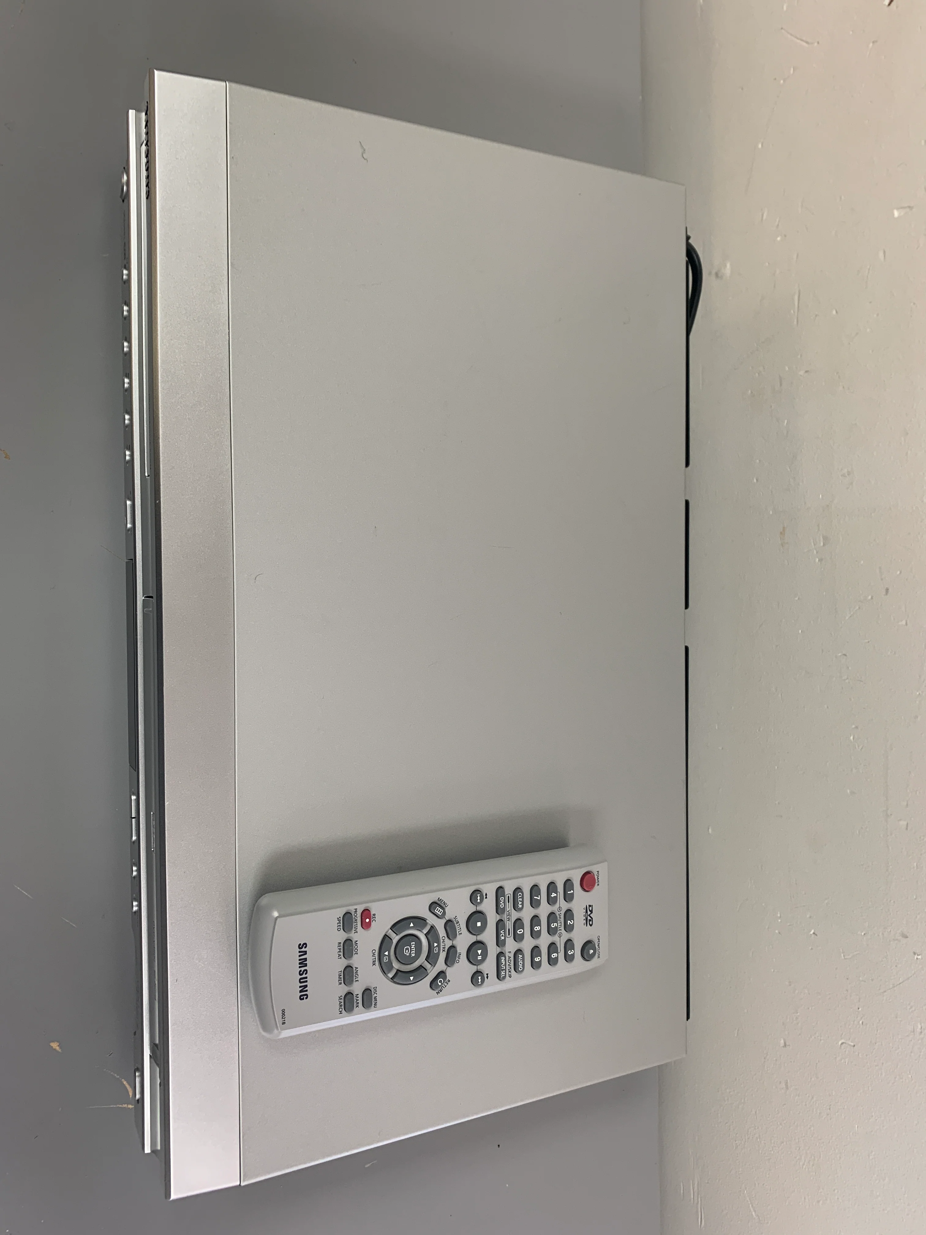 Samsung DVD-V4600 DVD/VHS Player * Remote - Image 4