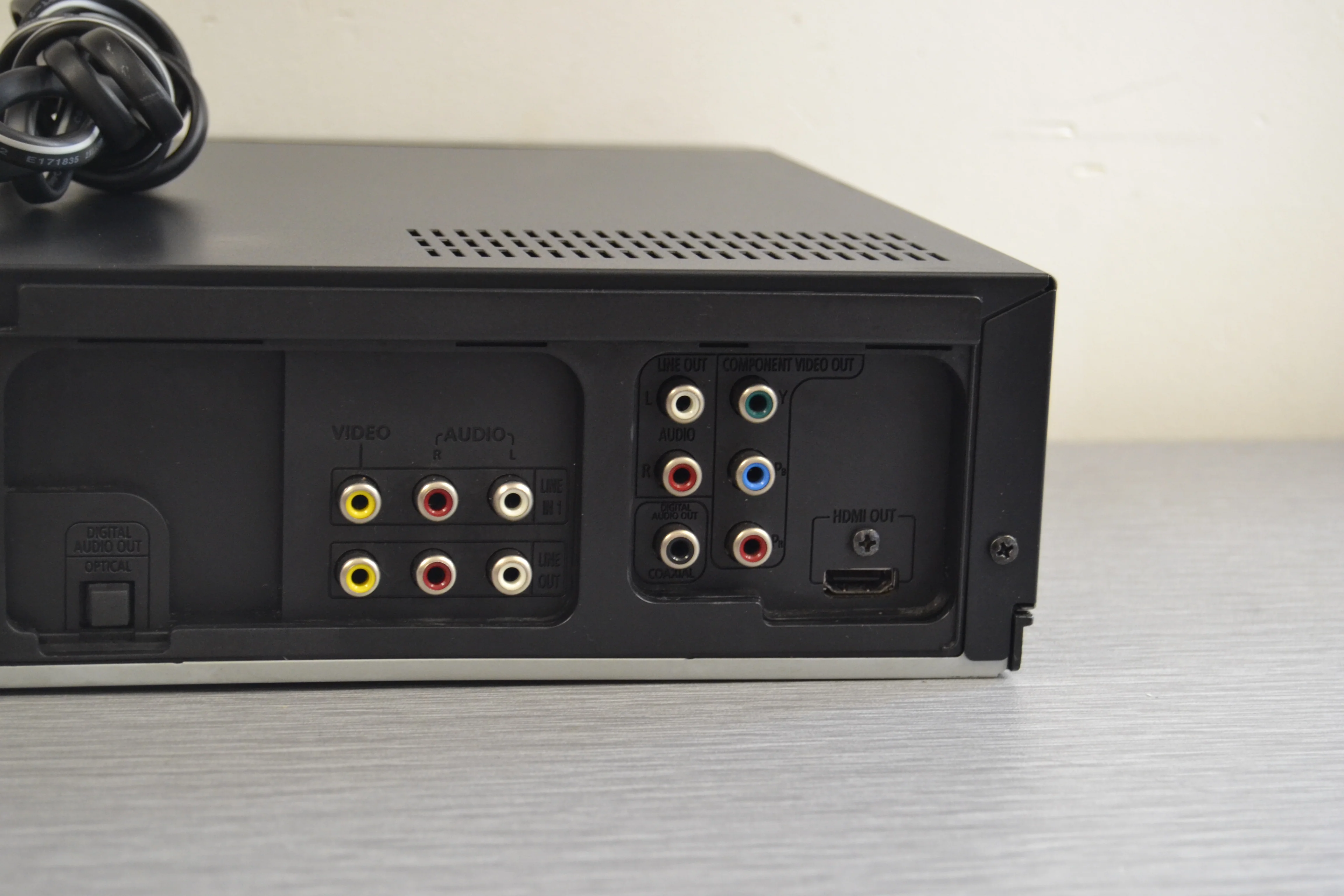 Samsung DVD-V9800 HiFi VHS/DVD Combo Player - Image 12