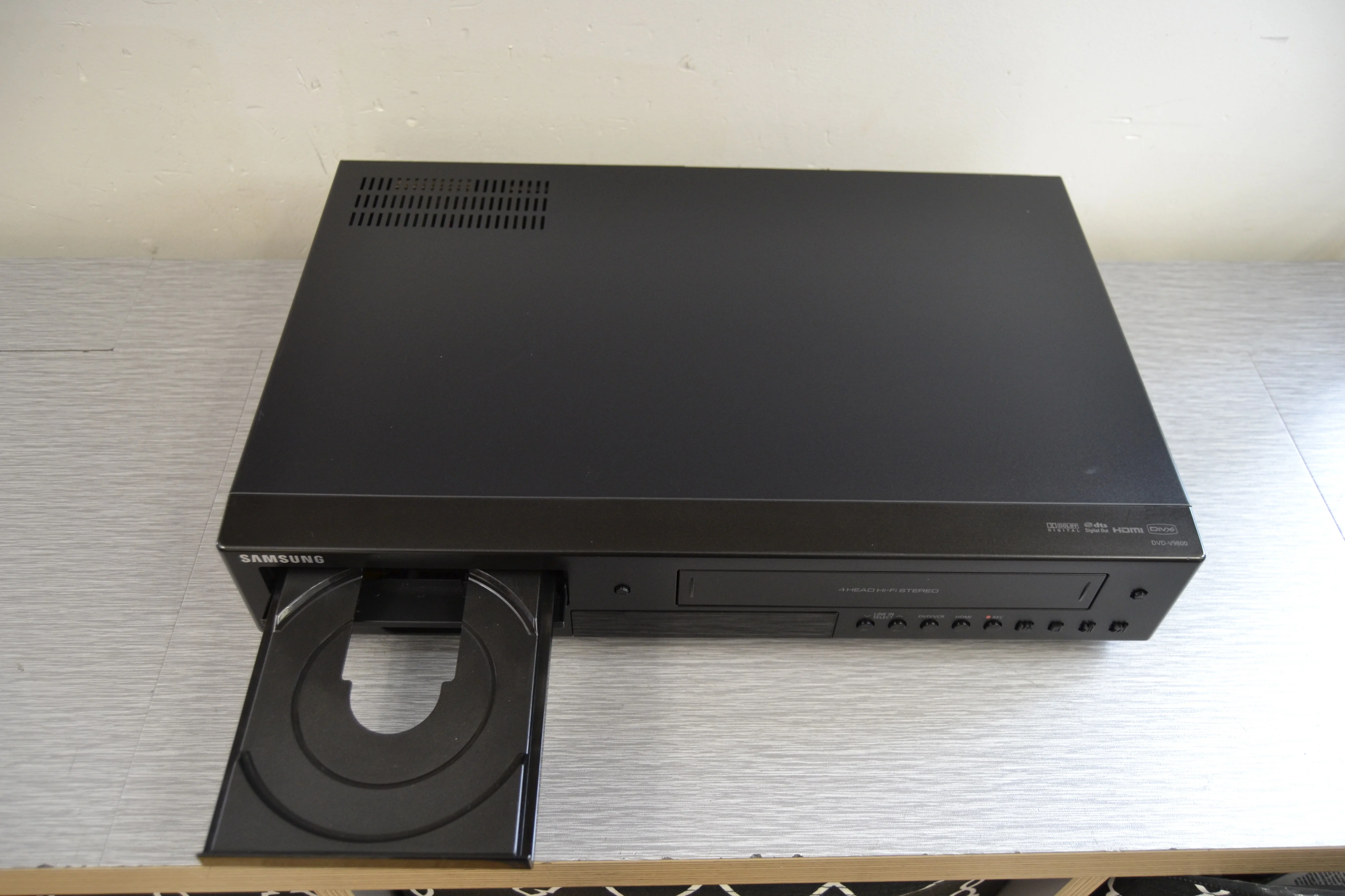 Samsung DVD-V9800 HiFi VHS/DVD Combo Player - Image 5