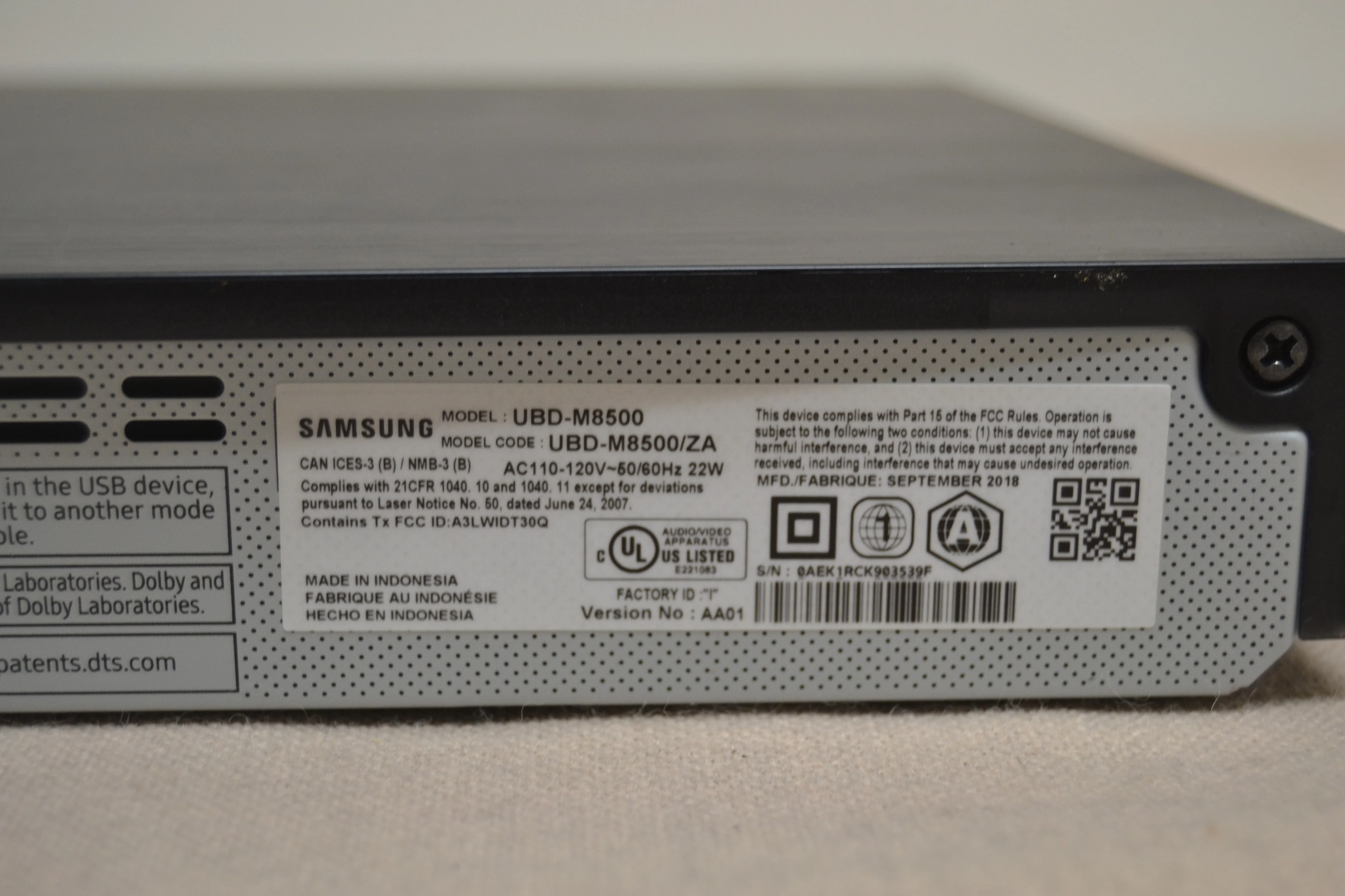 Samsung UBD-M8500 4K Ultra HD Blu-ray player with Wi-Fi® * Remote Control - Image 10