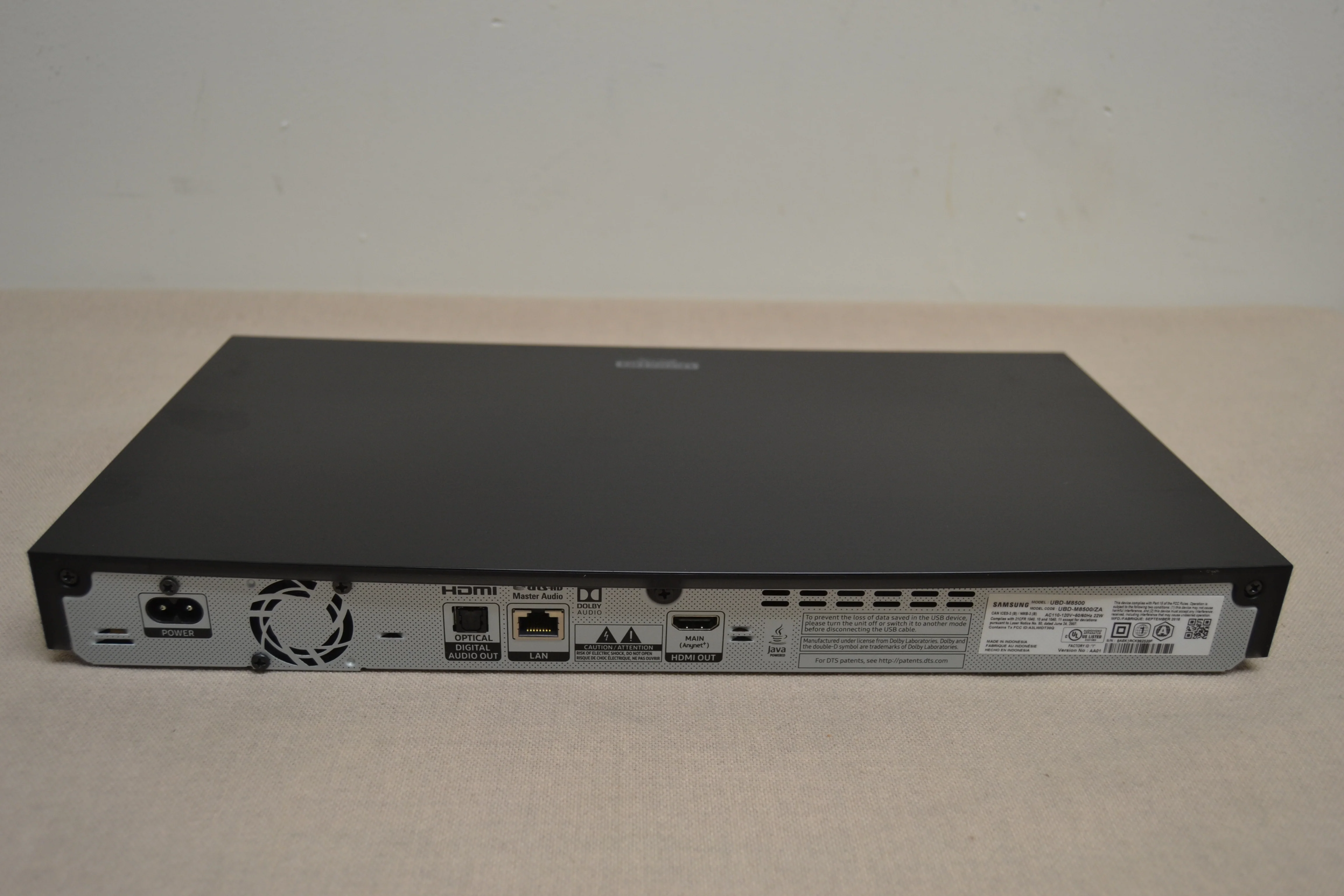 Samsung UBD-M8500 4K Ultra HD Blu-ray player with Wi-Fi® * Remote Control - Image 7