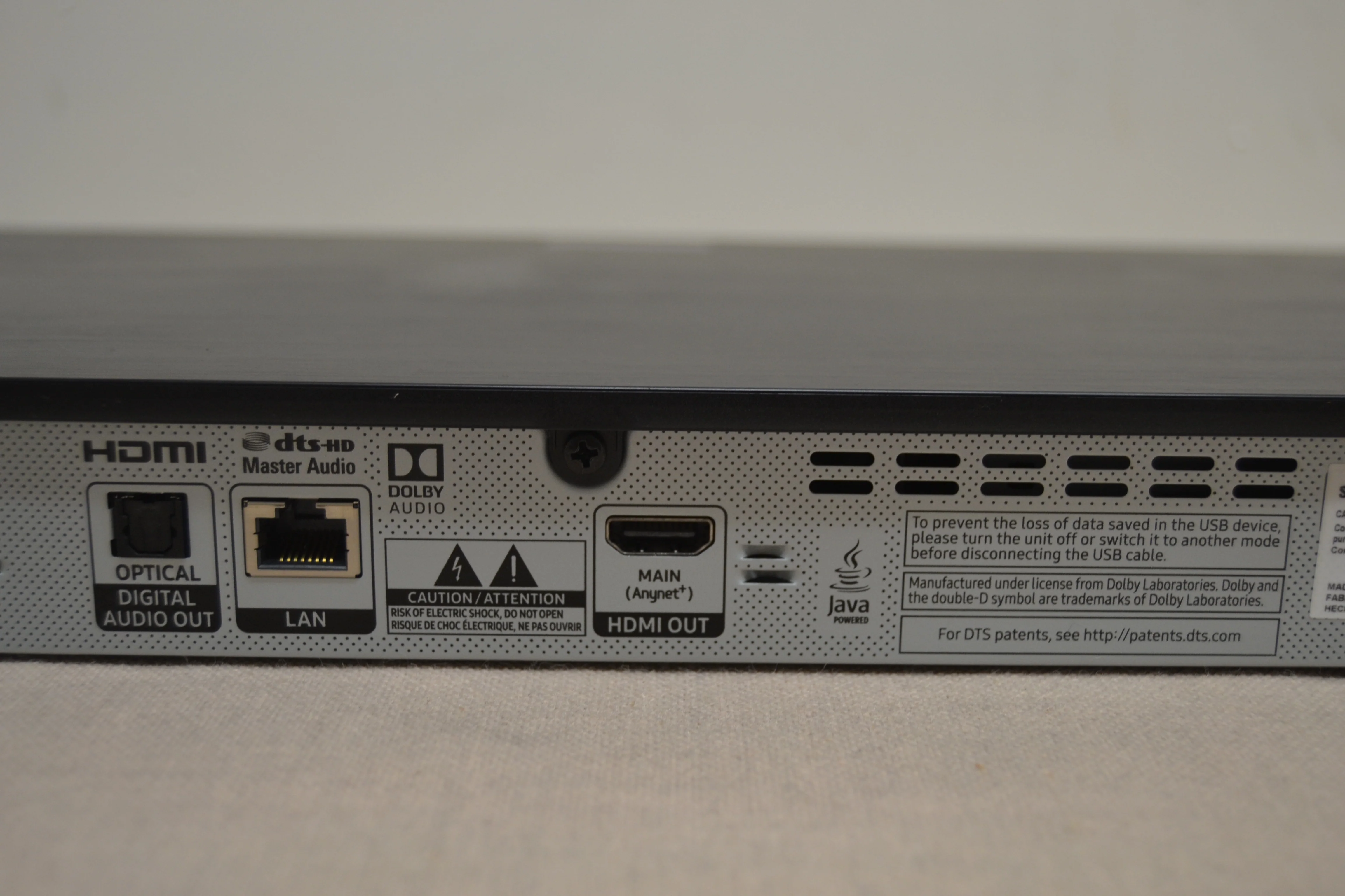 Samsung UBD-M8500 4K Ultra HD Blu-ray player with Wi-Fi® * Remote Control - Image 9