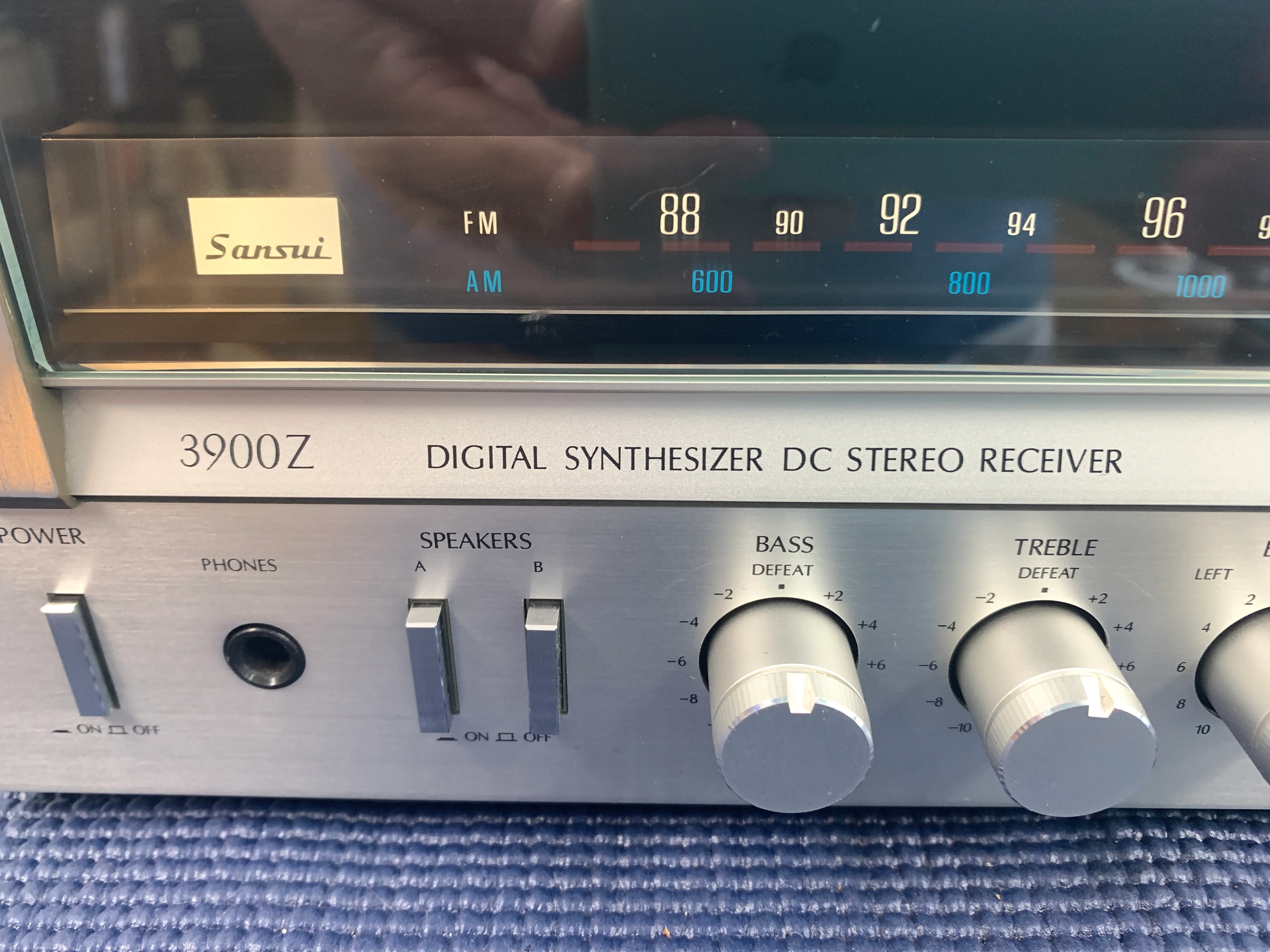 Sansui 3900Z Digital Synthesizer DC Stereo Receiver (1980-81) - Image 9