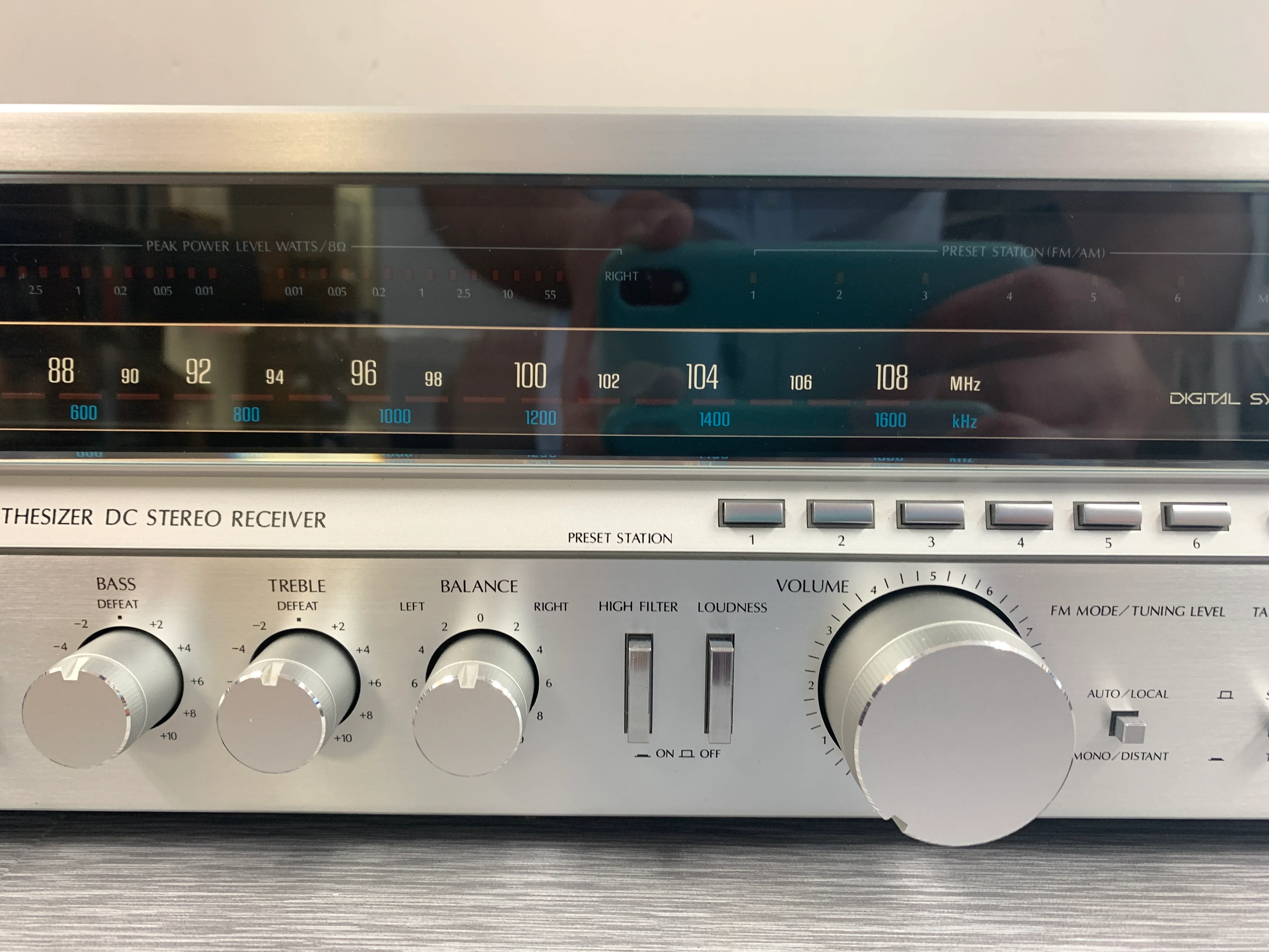 Sansui 4900Z Digital Synthesizer DC Stereo Receiver (1980-81) - Image 3