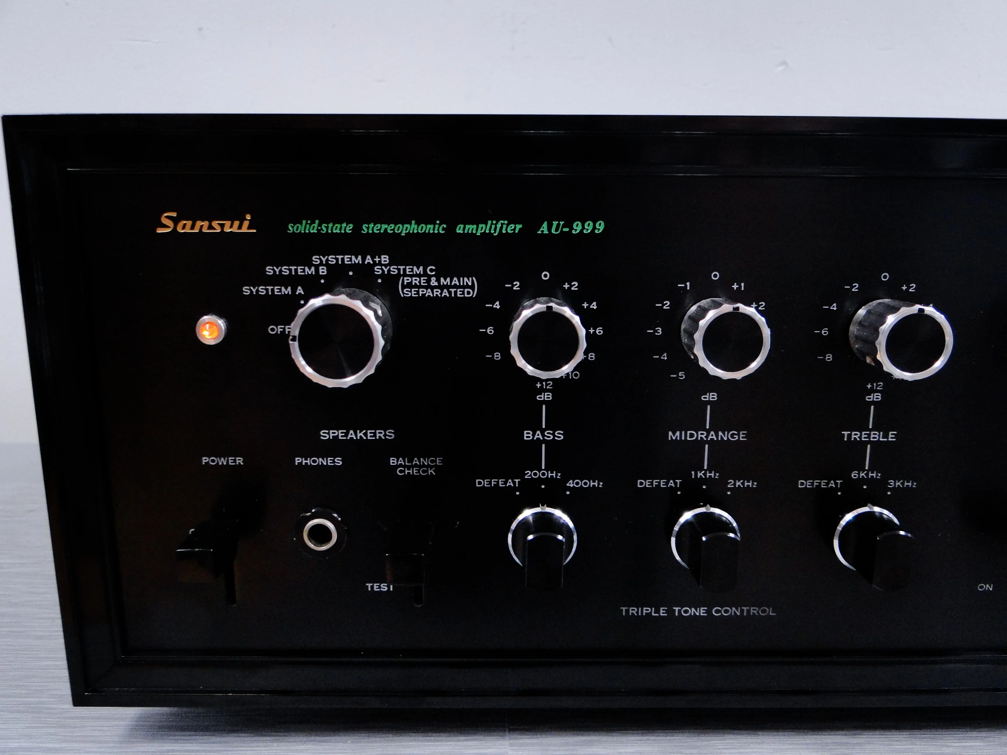 Sansui AU-999 Stereo Integrated Amplifier - Image 2