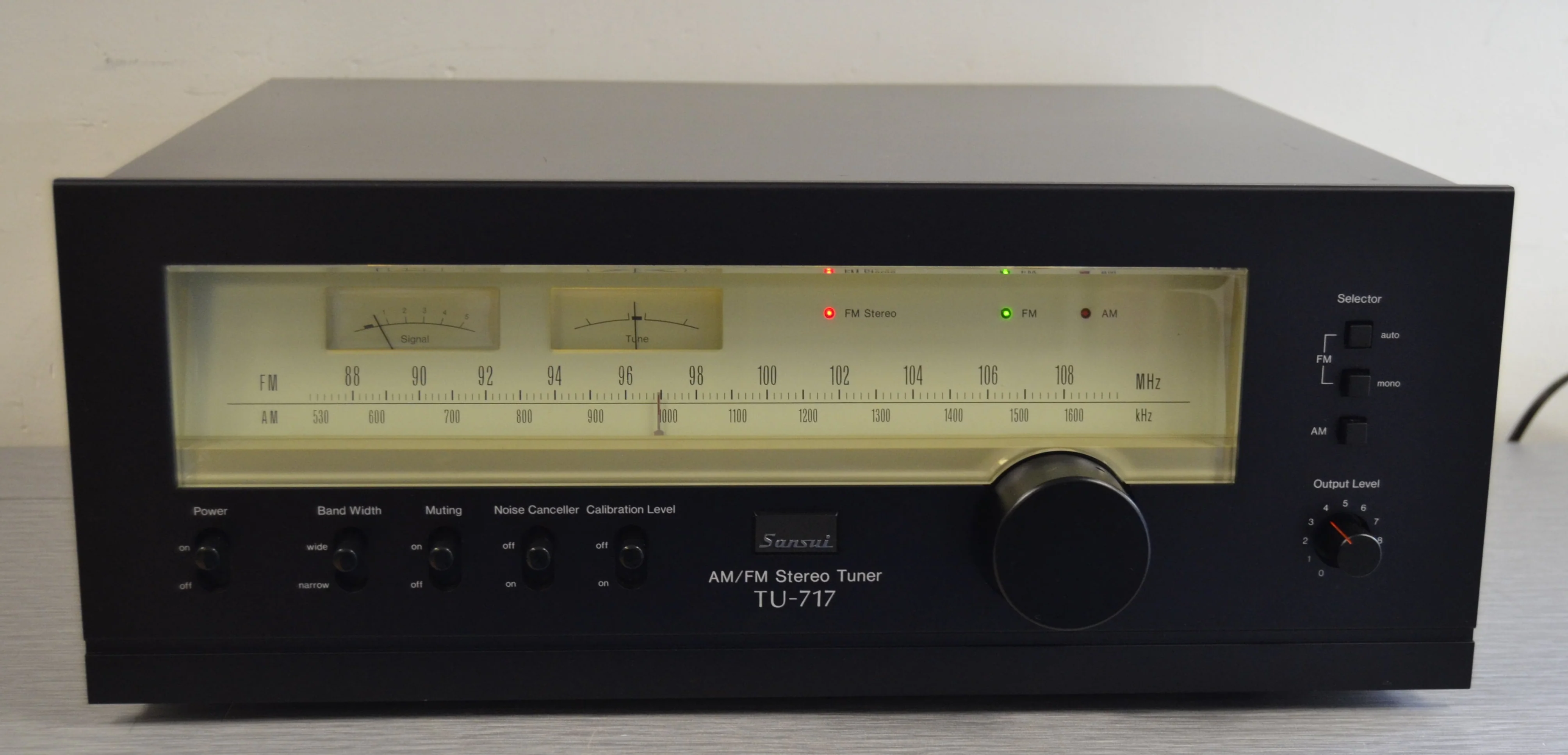 Sansui TU-717 Stereo Tuner