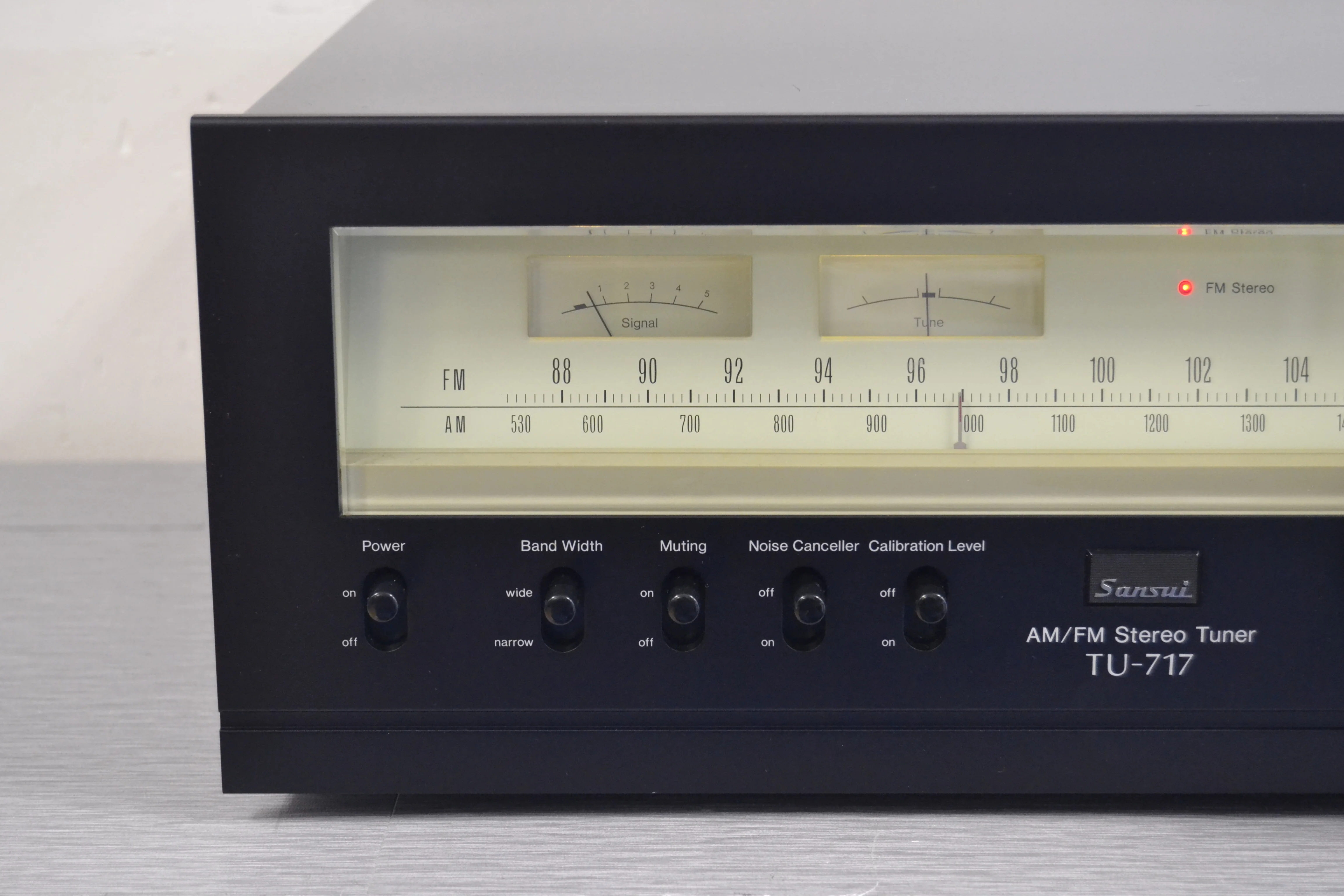 Sansui TU-717 Stereo Tuner - Image 2