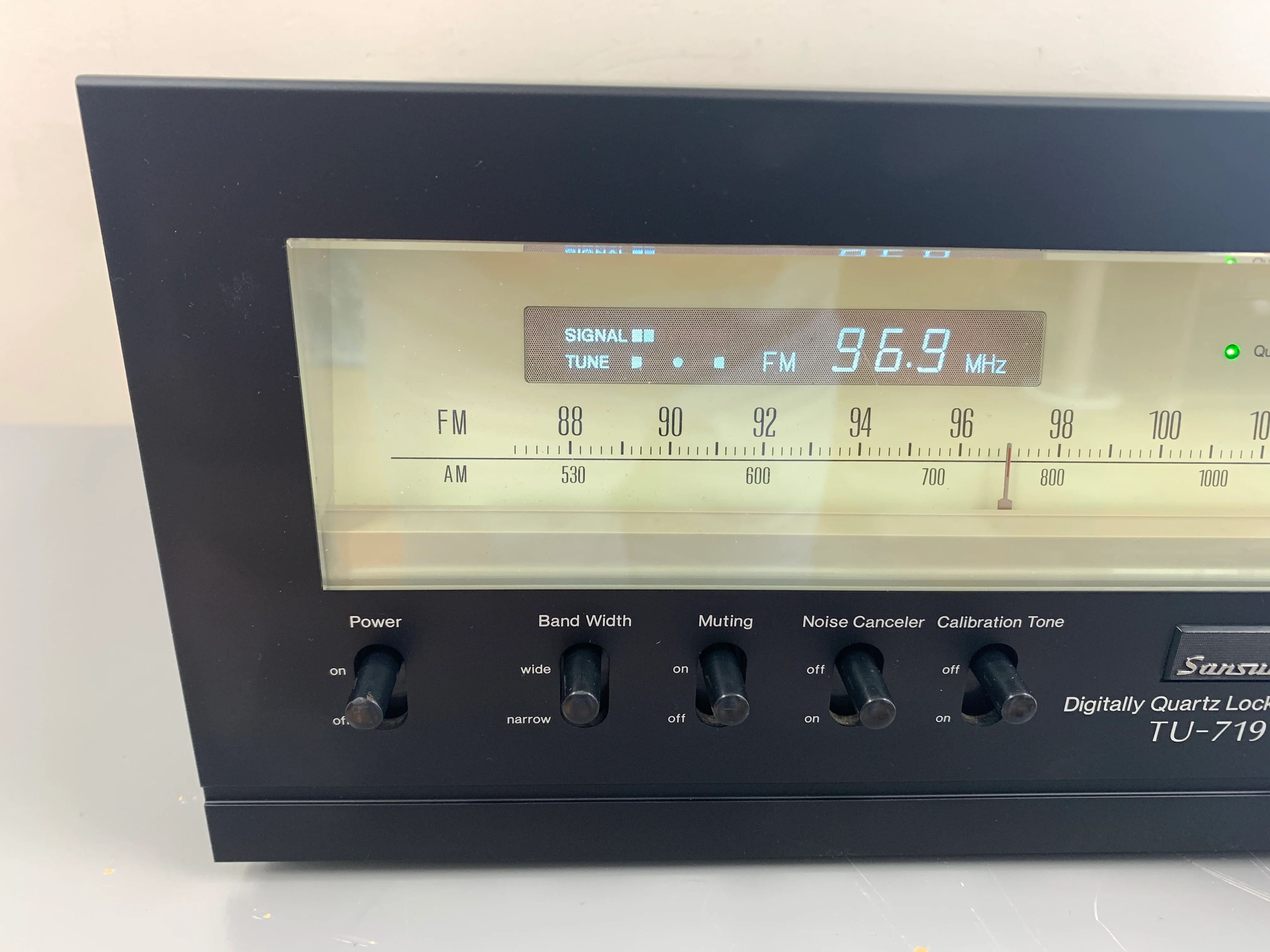 Sansui TU-719 Stereo Tuner - Image 2