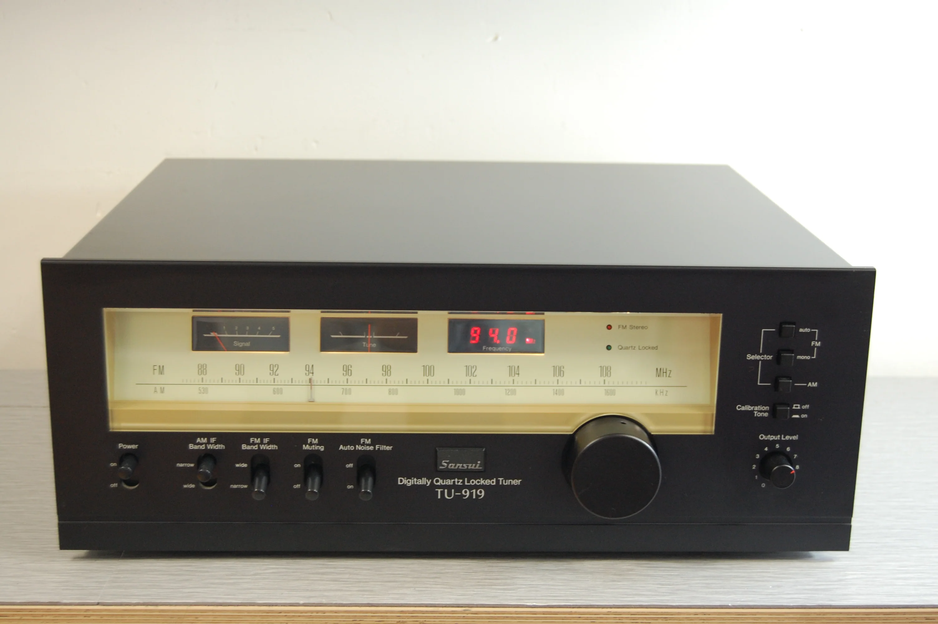 Sansui TU-919  Quartz Locked Stereo FM/AM Tuner (1979-80)