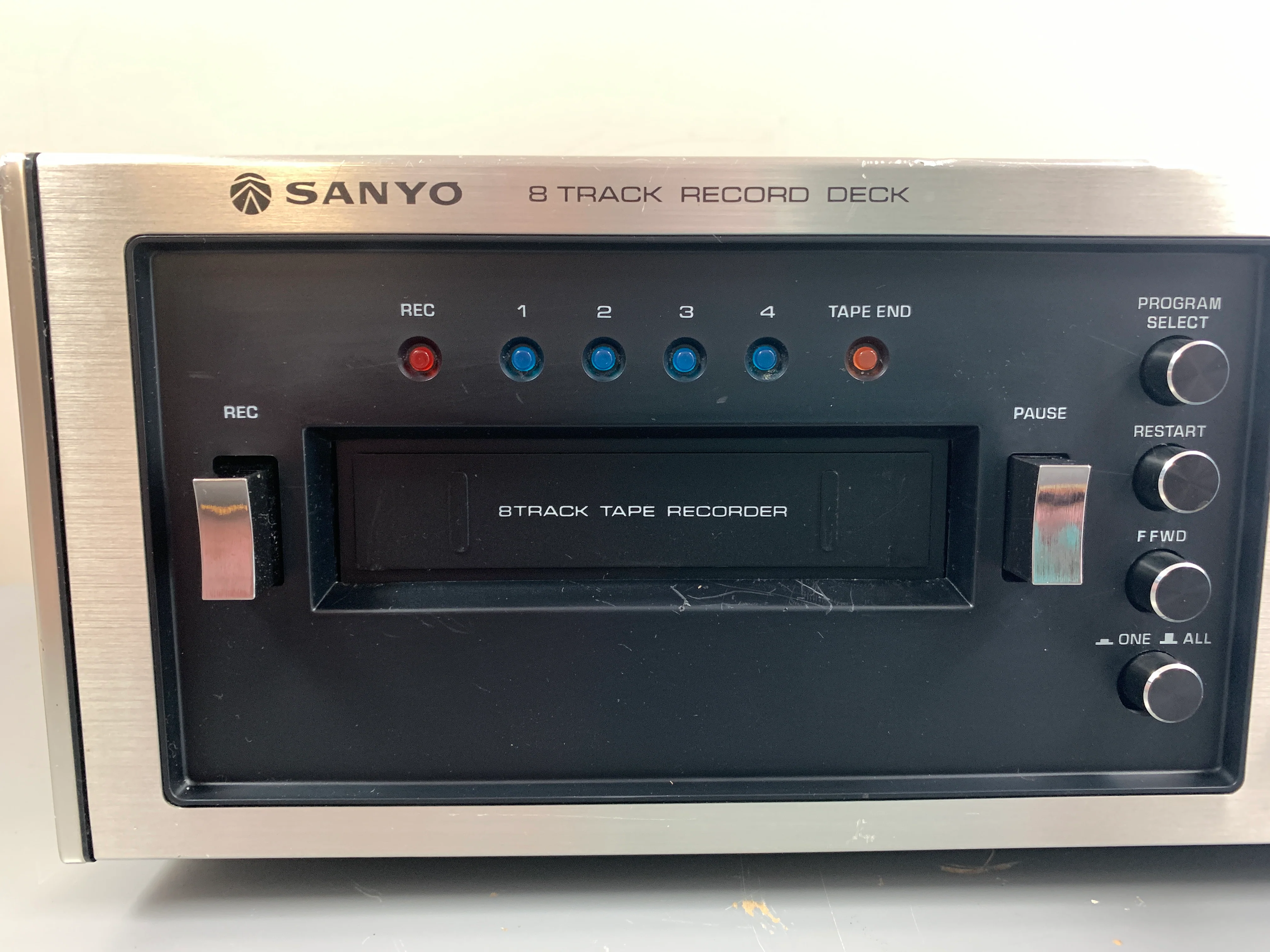 Sanyo RD-8020 Eight Track Player and Recorder * Right VU Meter is not working - Image 5