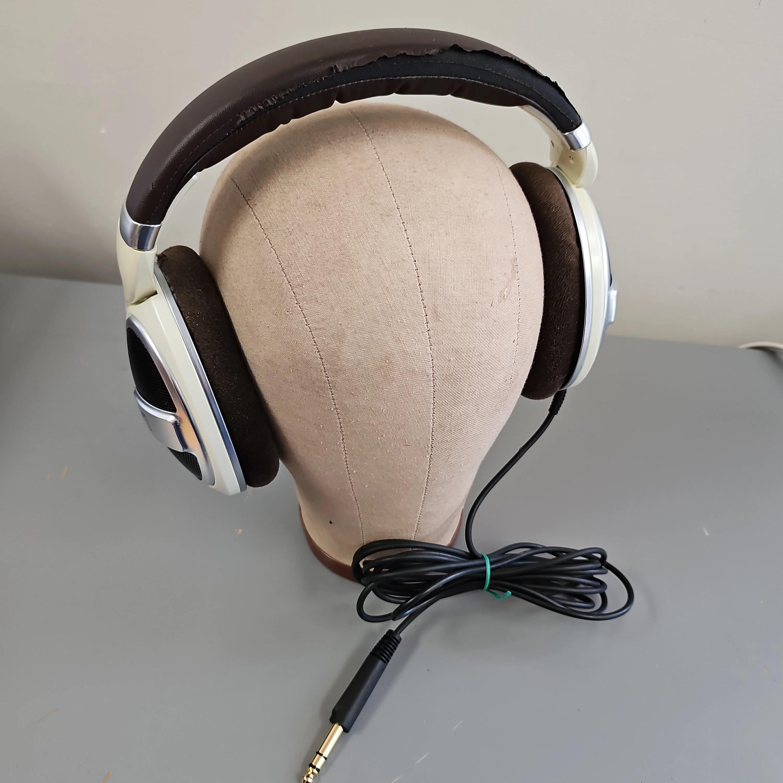 Sennheiser Over the Ear Wired Audiophile Headphones HD 599
