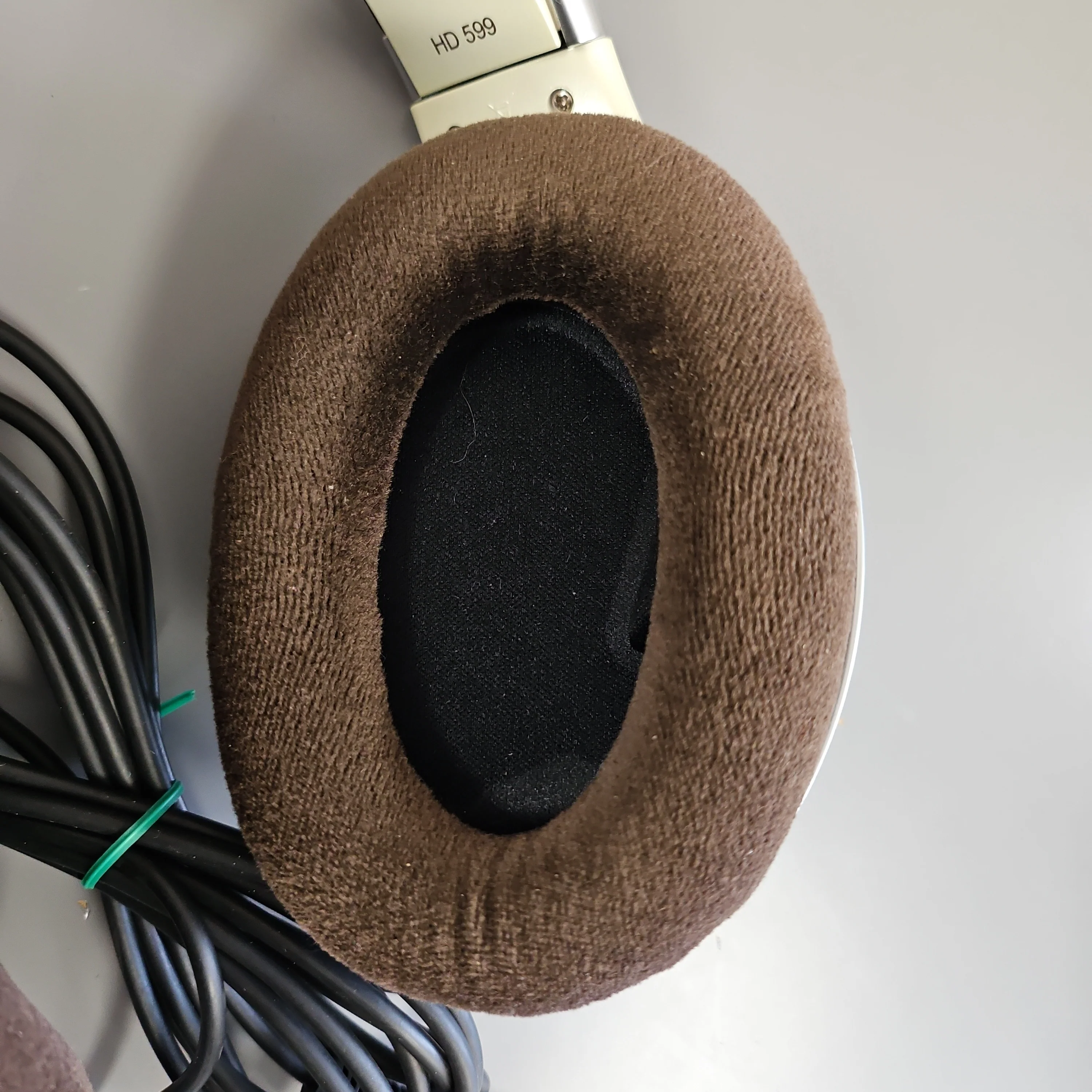 Sennheiser Over the Ear Wired Audiophile Headphones HD 599 - Image 9