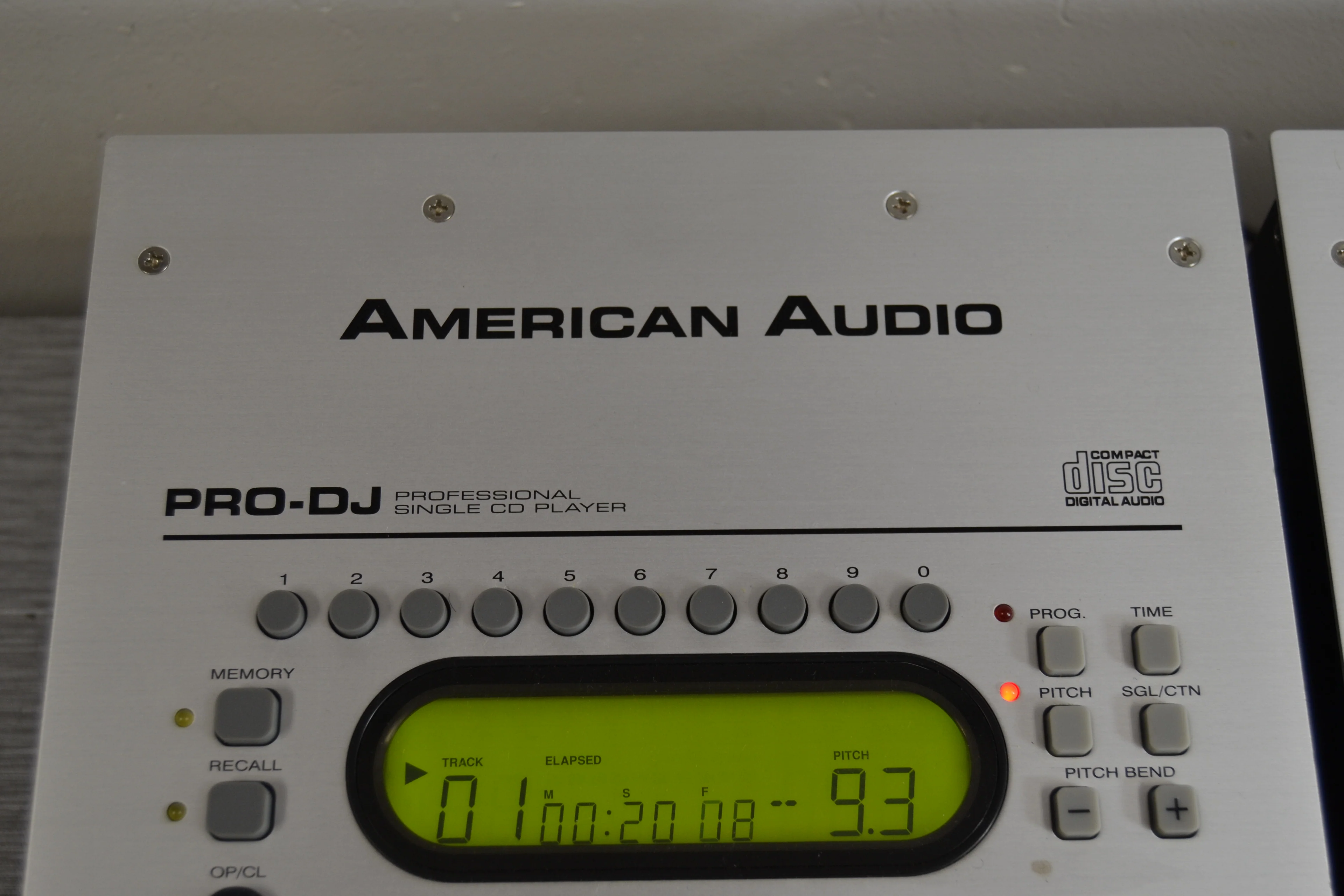 Set of 2 American Audio PRO DJ Single CD Players - Image 4