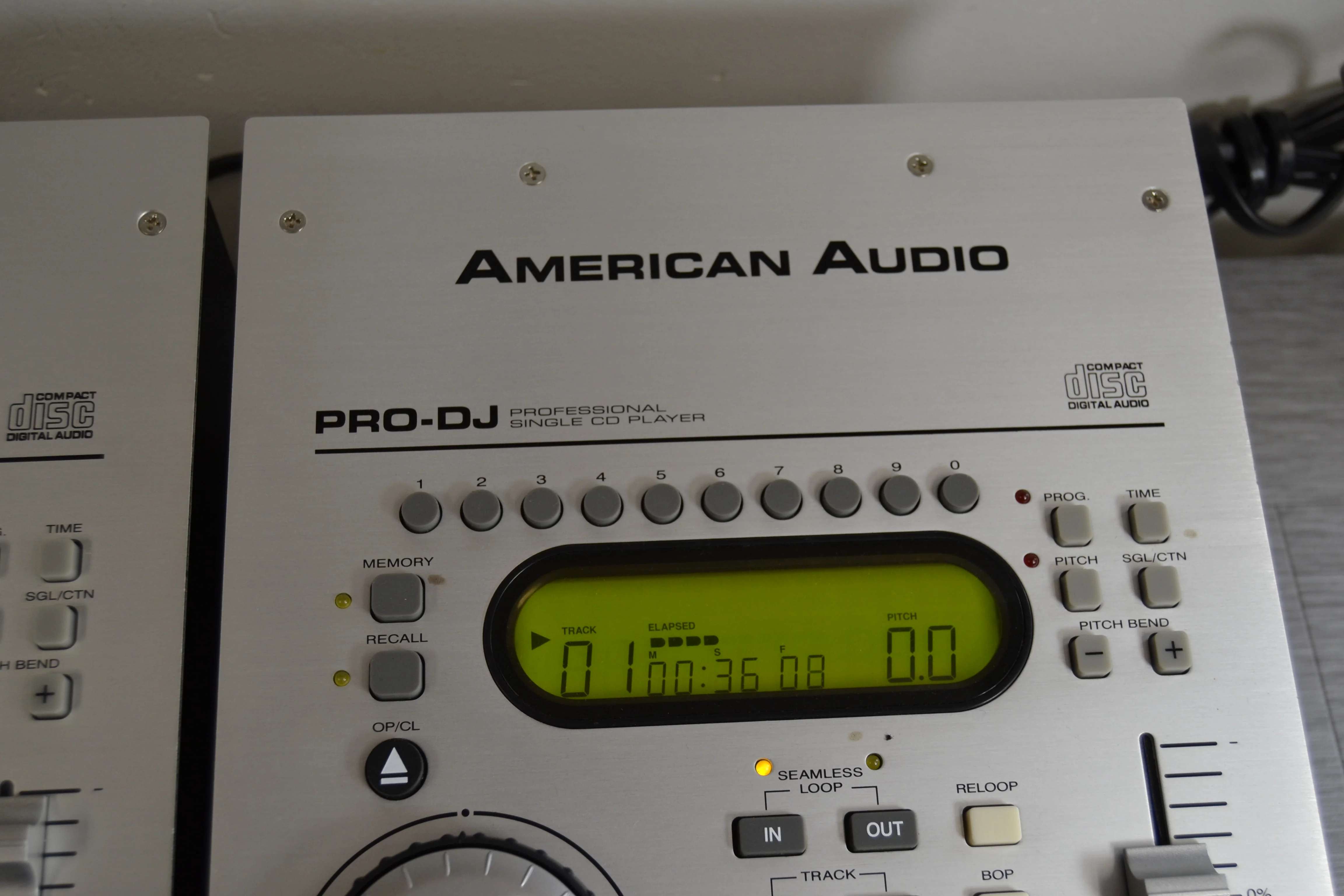 Set of 2 American Audio PRO DJ Single CD Players - Image 7