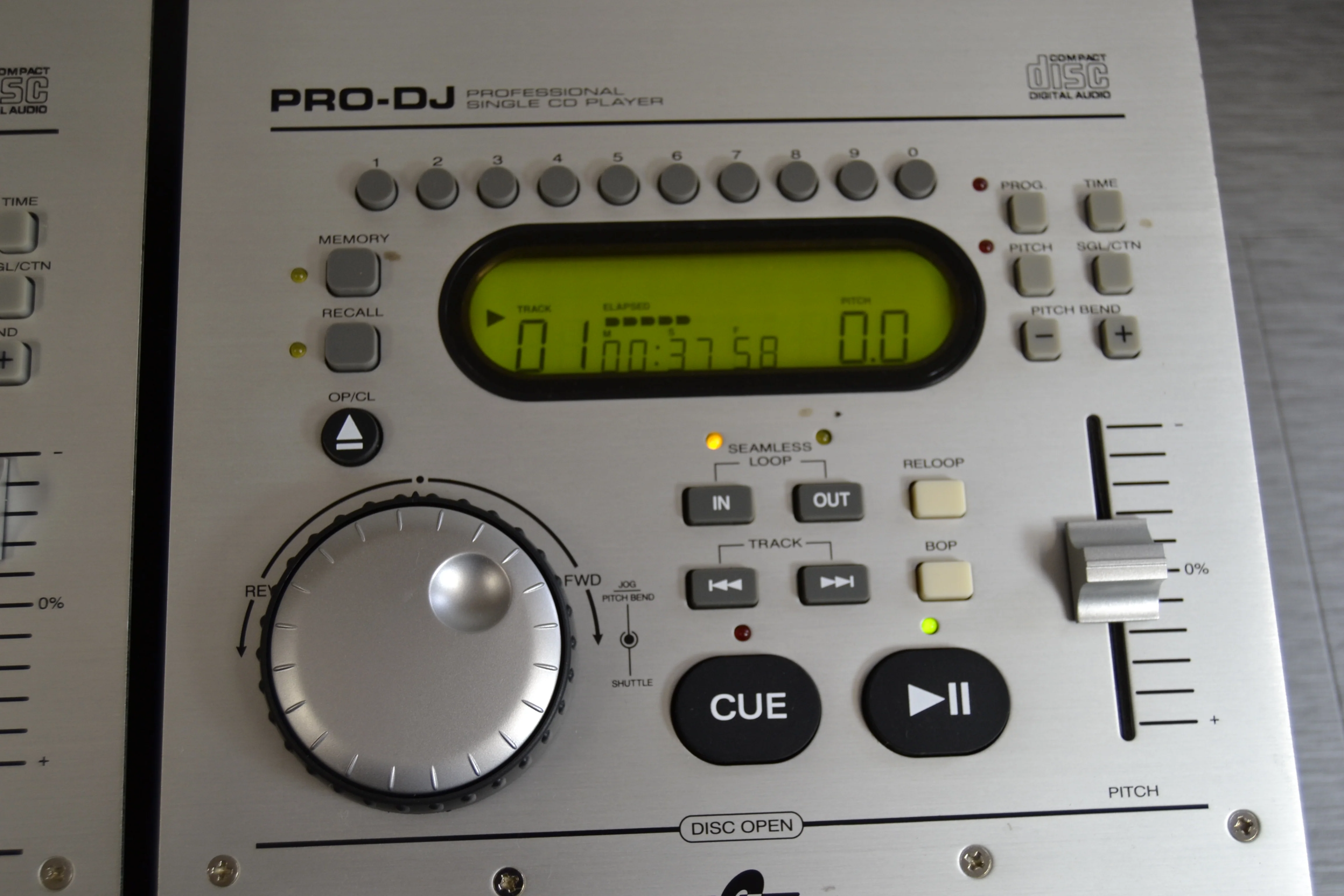 Set of 2 American Audio PRO DJ Single CD Players - Image 8