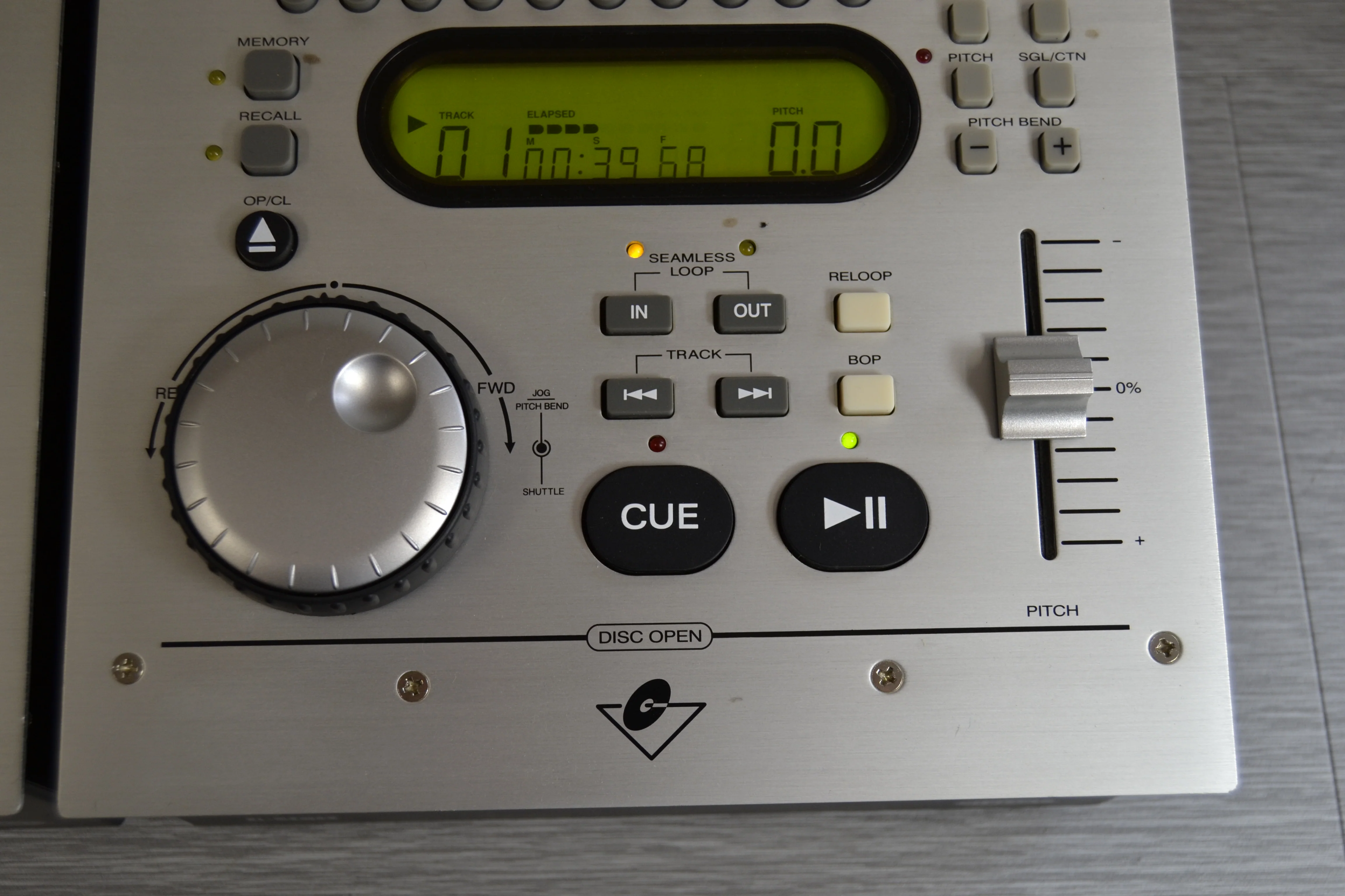 Set of 2 American Audio PRO DJ Single CD Players - Image 9