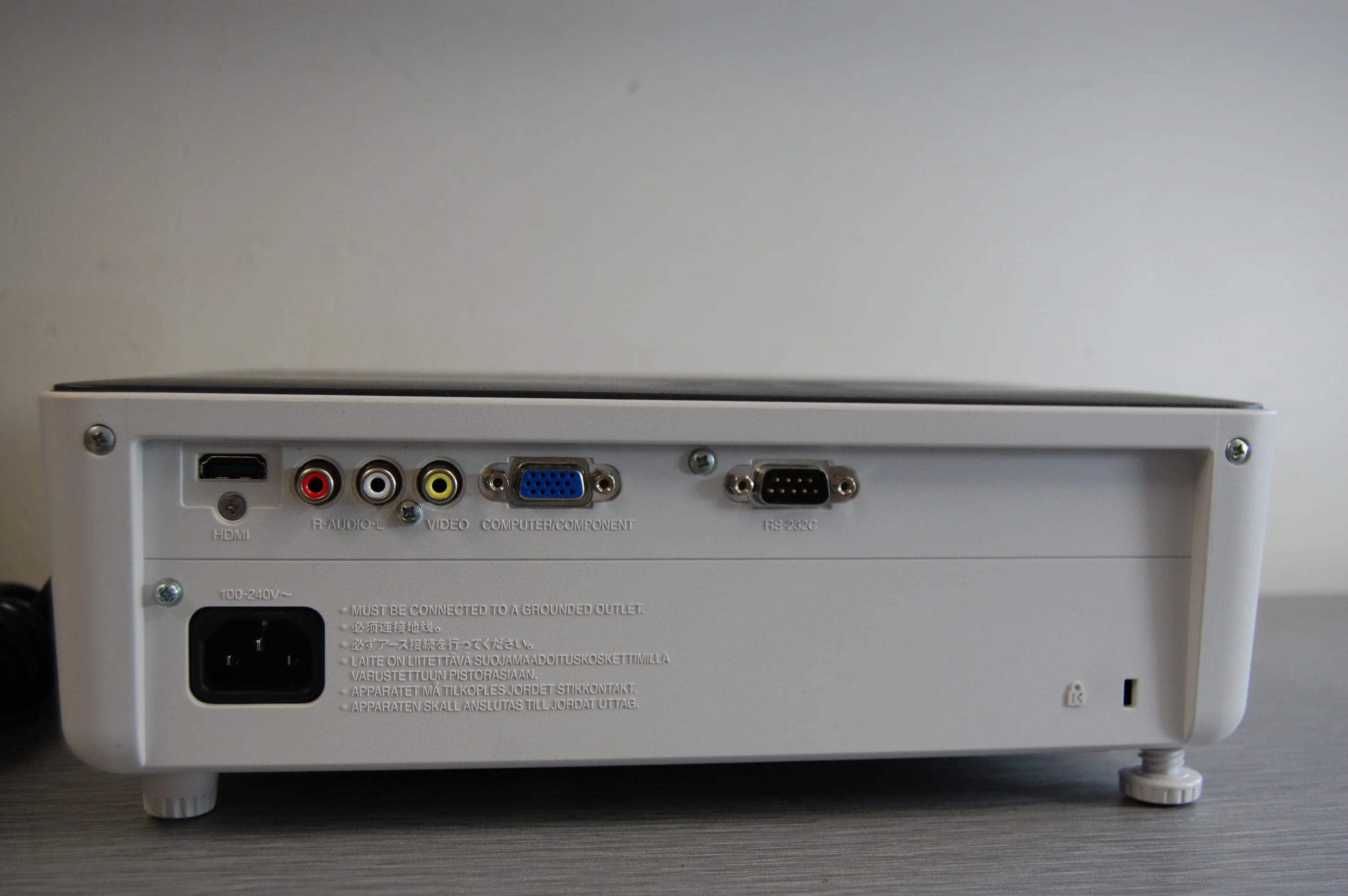 Sharp PG-LX2000 Video Projector * NEW Lamp * HDMI * Cables * Bag - Image 6