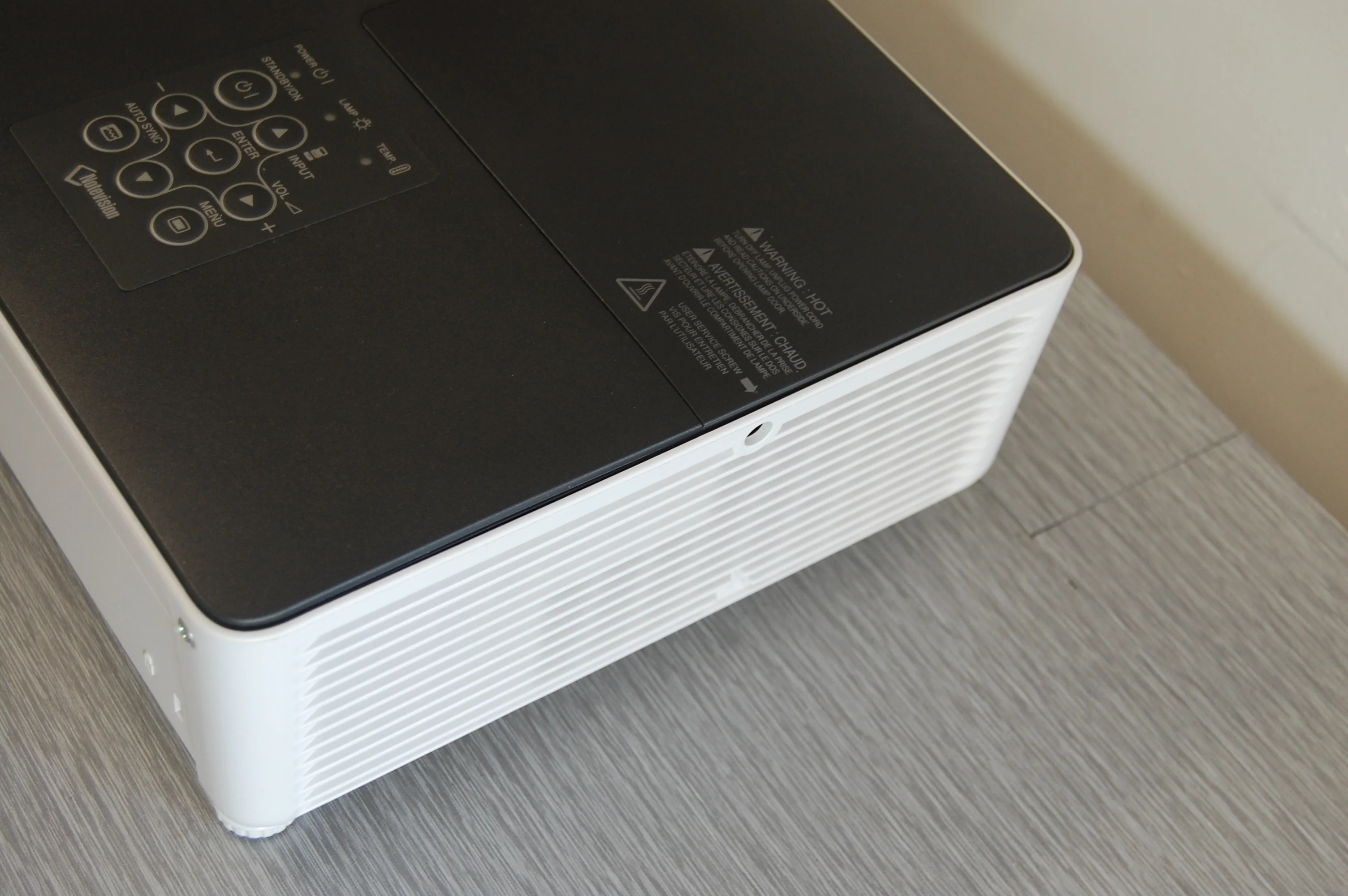 Sharp PG-LX2000 Video Projector * NEW Lamp * HDMI * Cables * Bag - Image 8