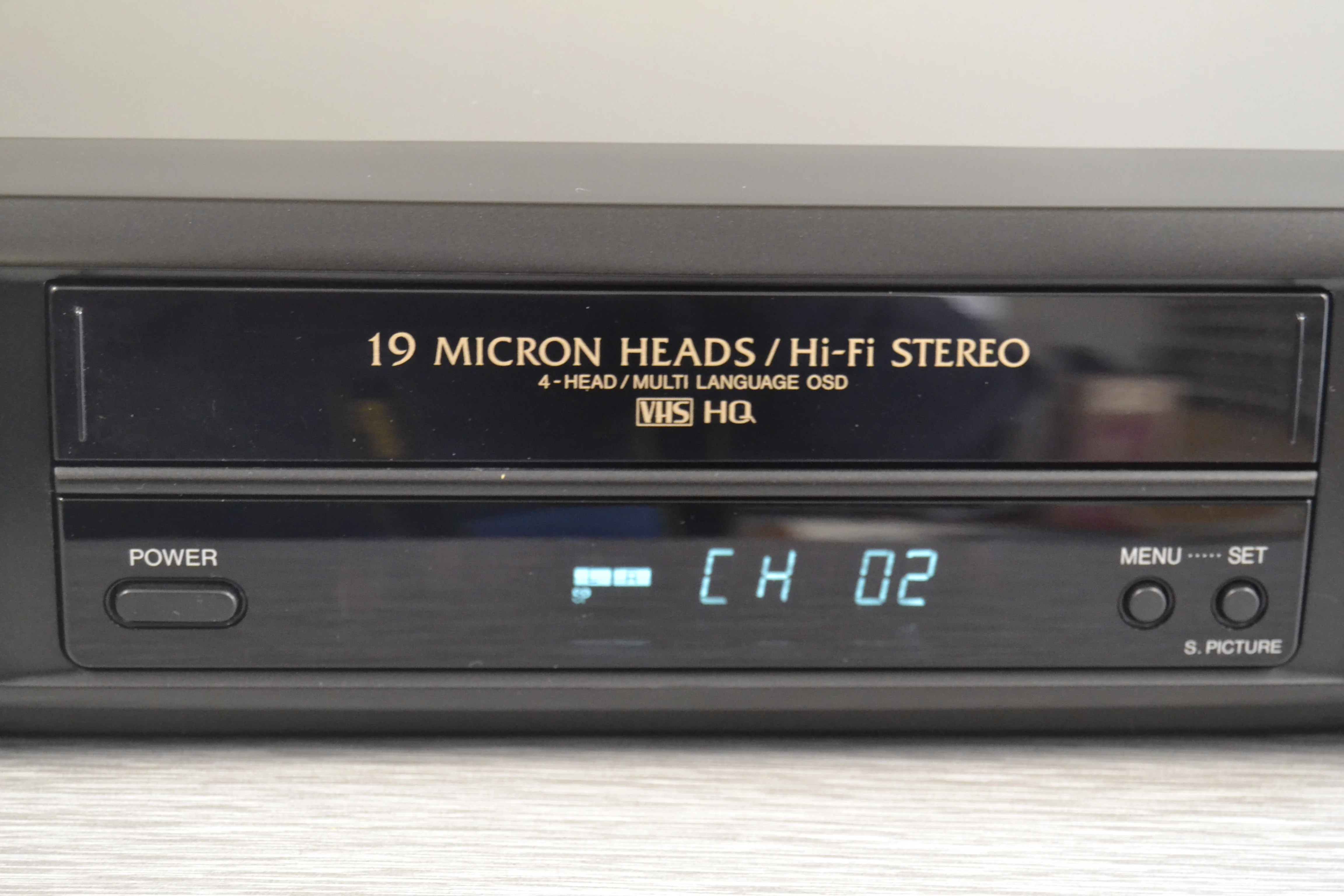 Sharp VC-H952 Video Cassette Recorder - Image 3
