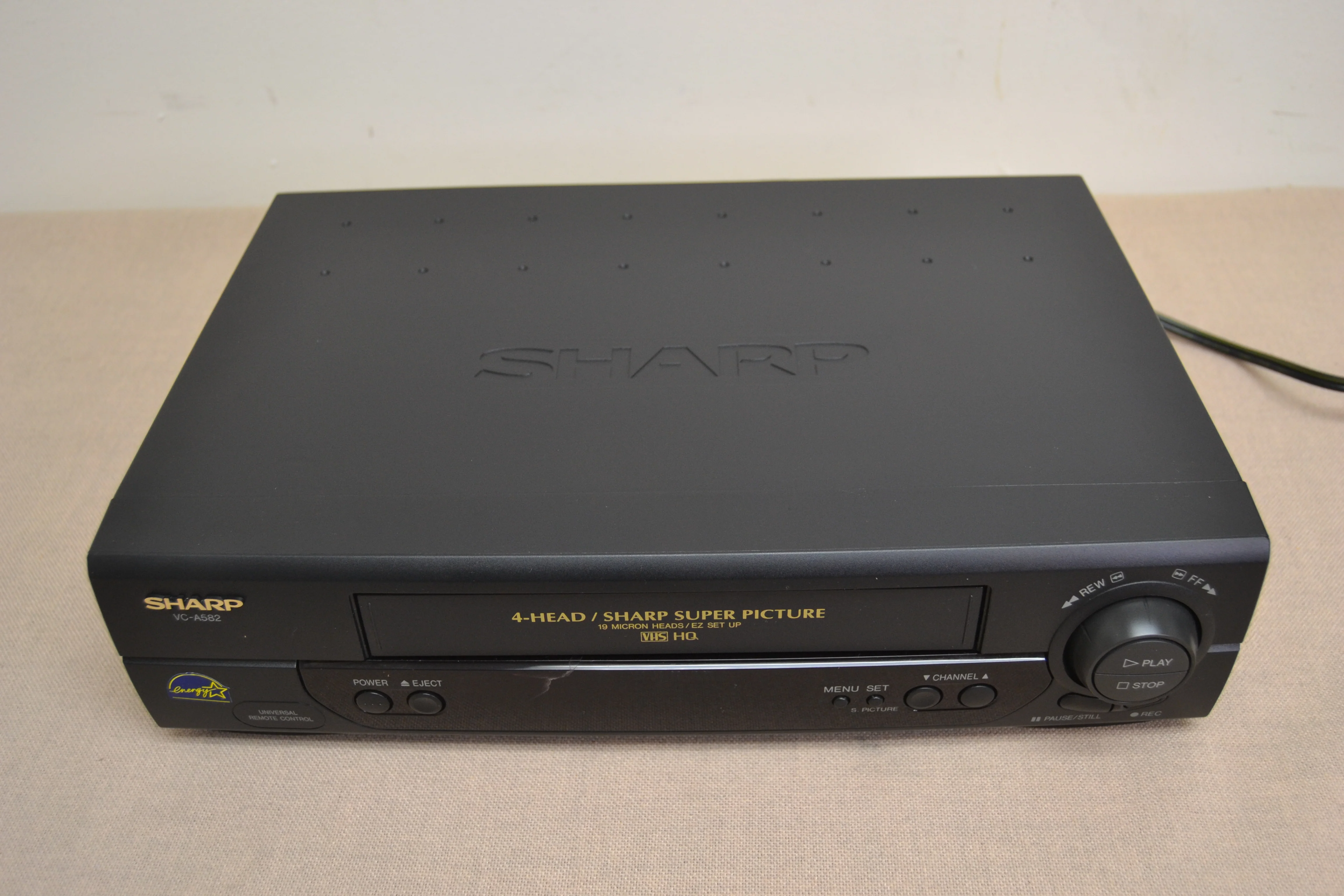 Sharp VCA-582U Video Cassette Recorder - Image 6