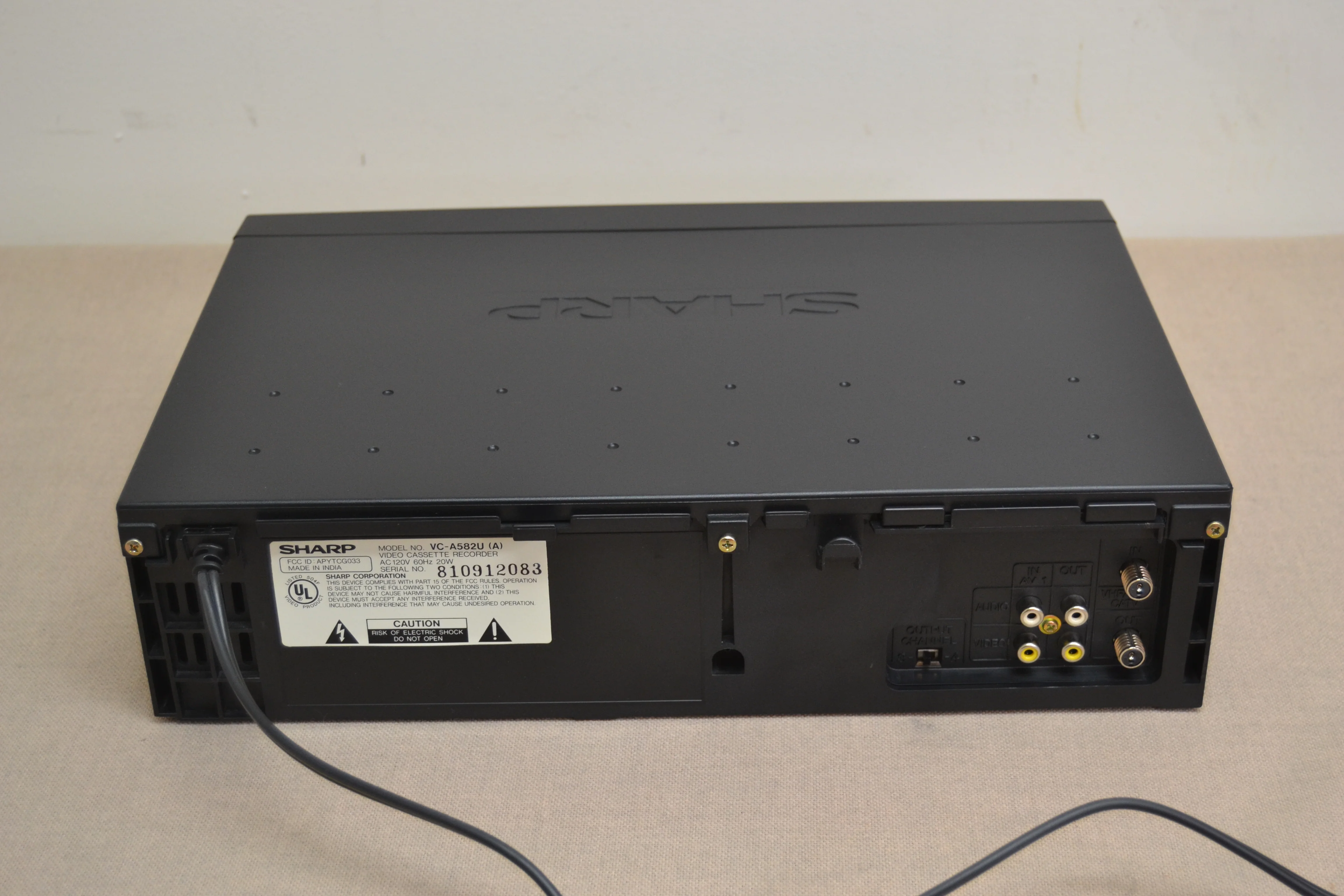 Sharp VCA-582U Video Cassette Recorder - Image 9