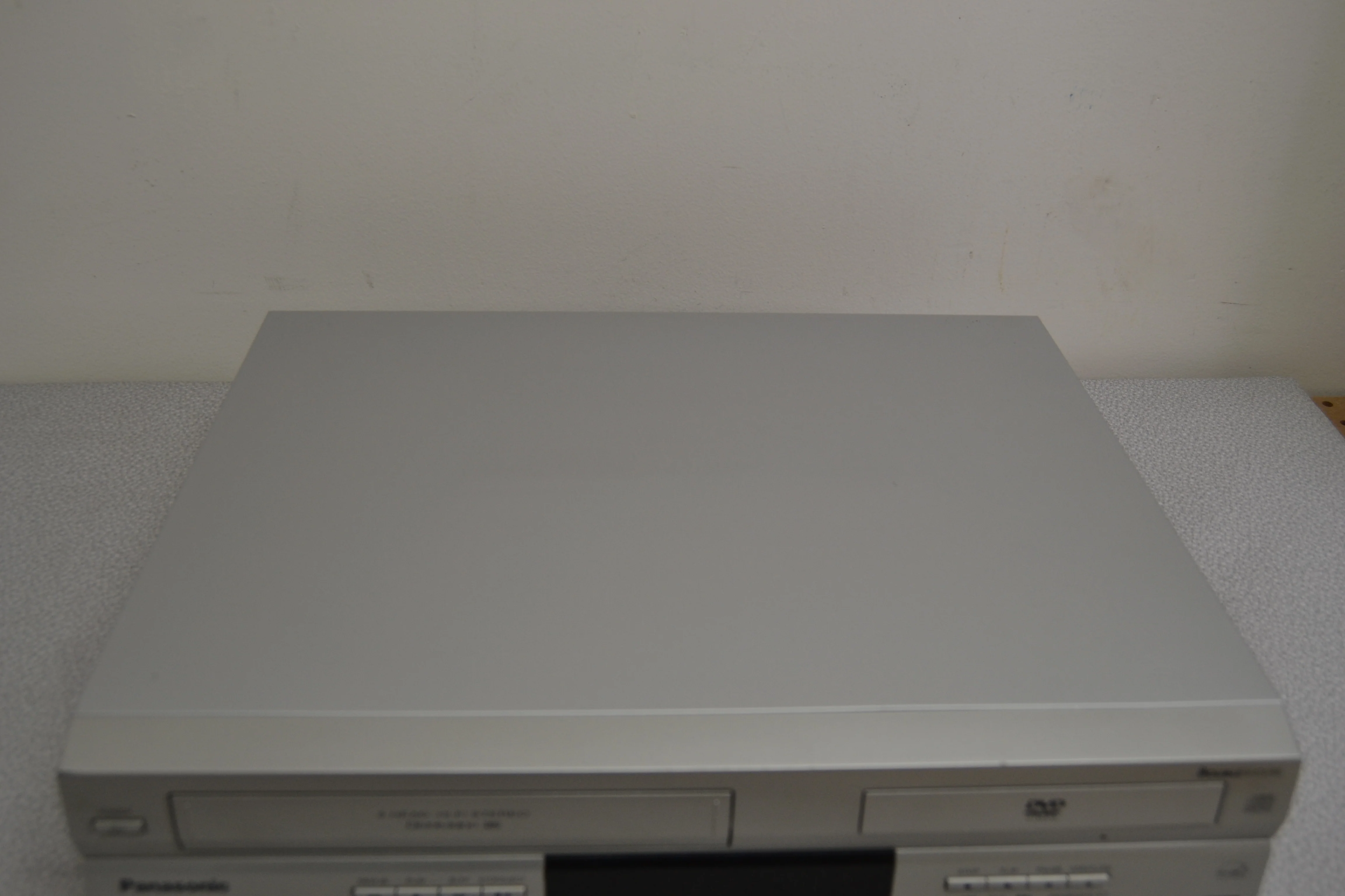 Shop all Panasonic Panasonic PV-D4743 Combination progressive-scan DVD/CD player + HiFi VCR (Silver) * Remote - Image 10