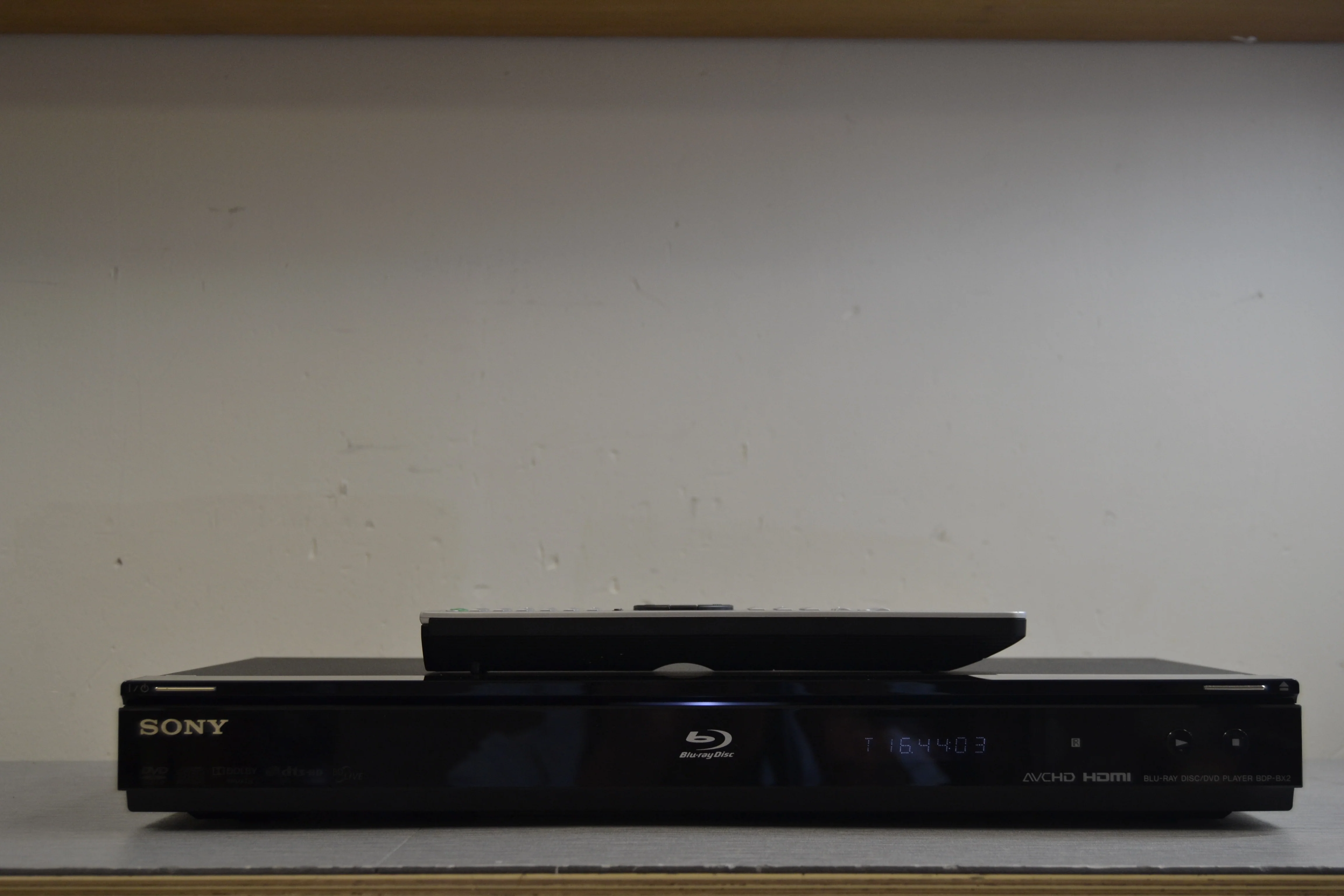 Sony BDP-BX2 BluRay/DVD/CD Player * Remote - Image 2